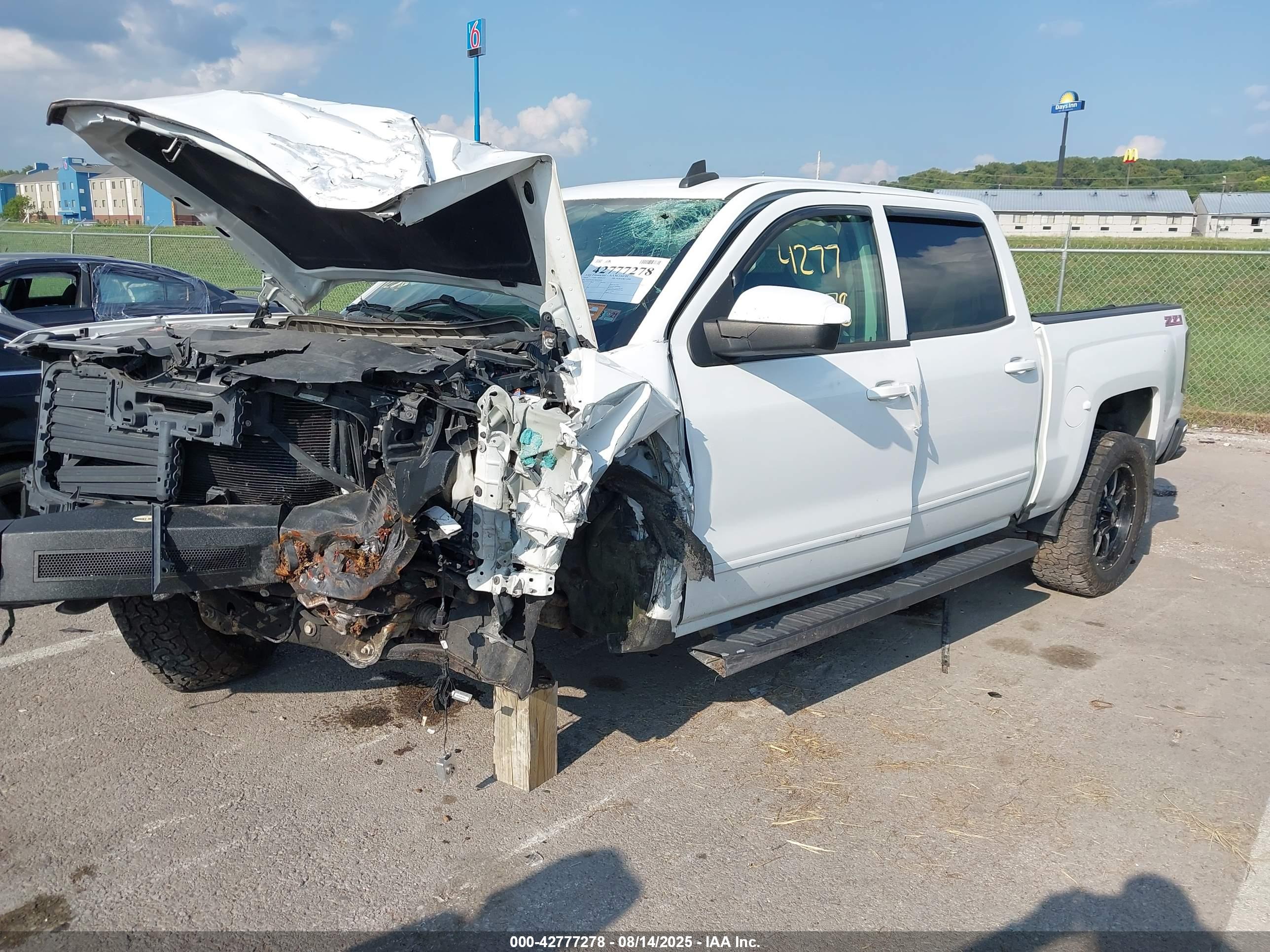 CHEVROLET SILVERADO image 2