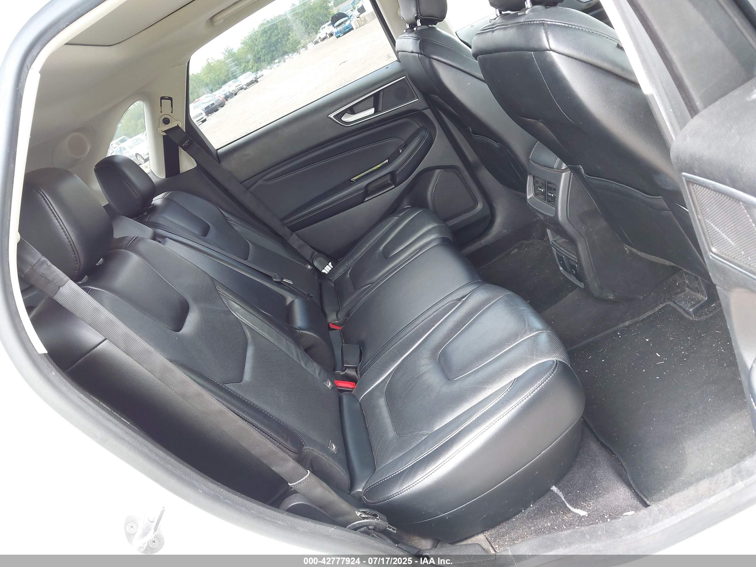 FORD EDGE image 8