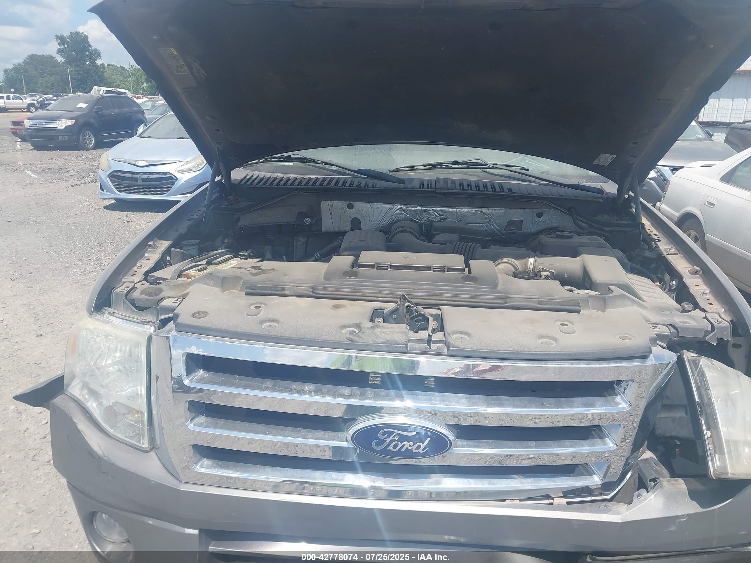 FORD EXPEDITION image 10