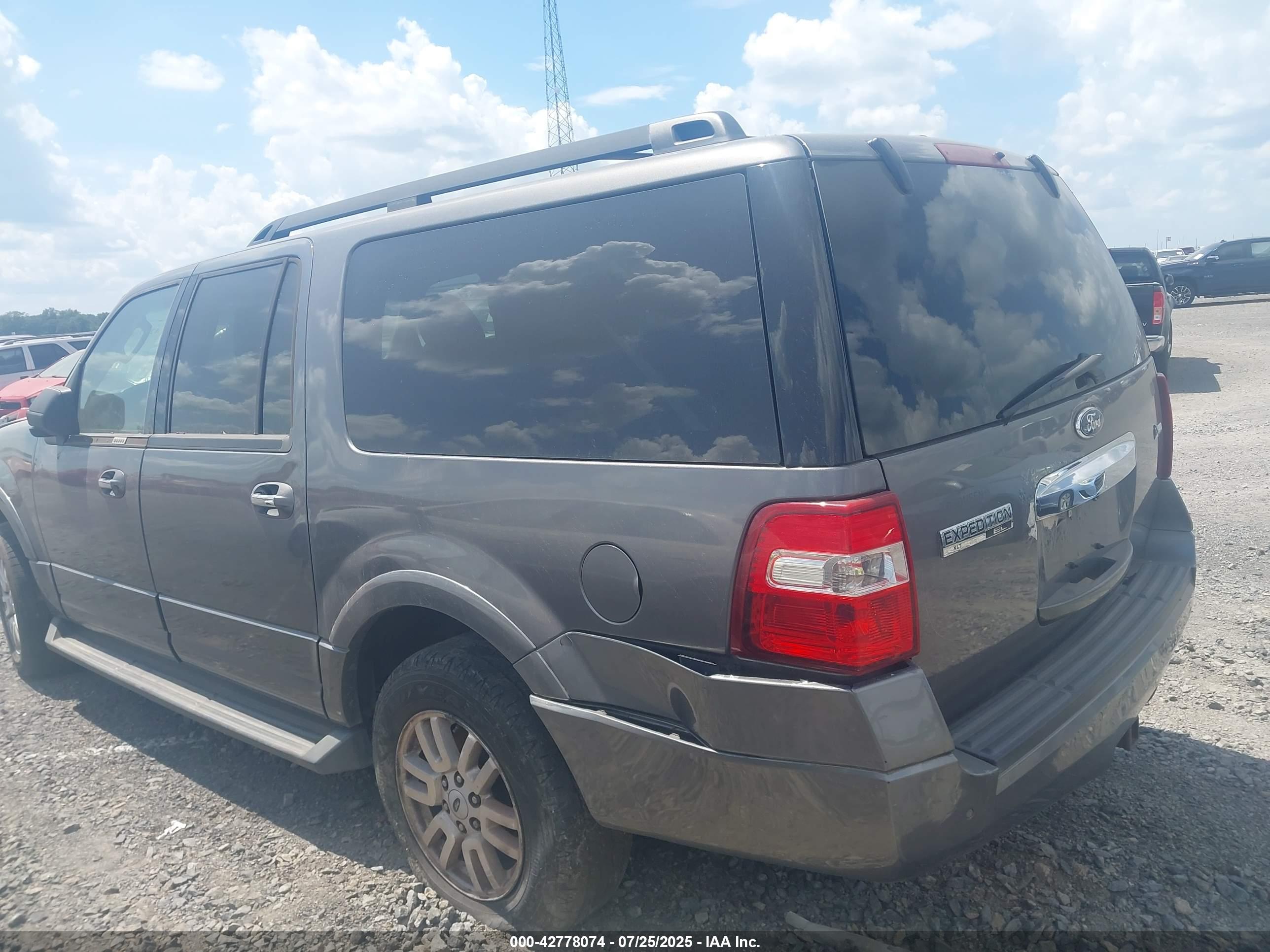 FORD EXPEDITION image 3