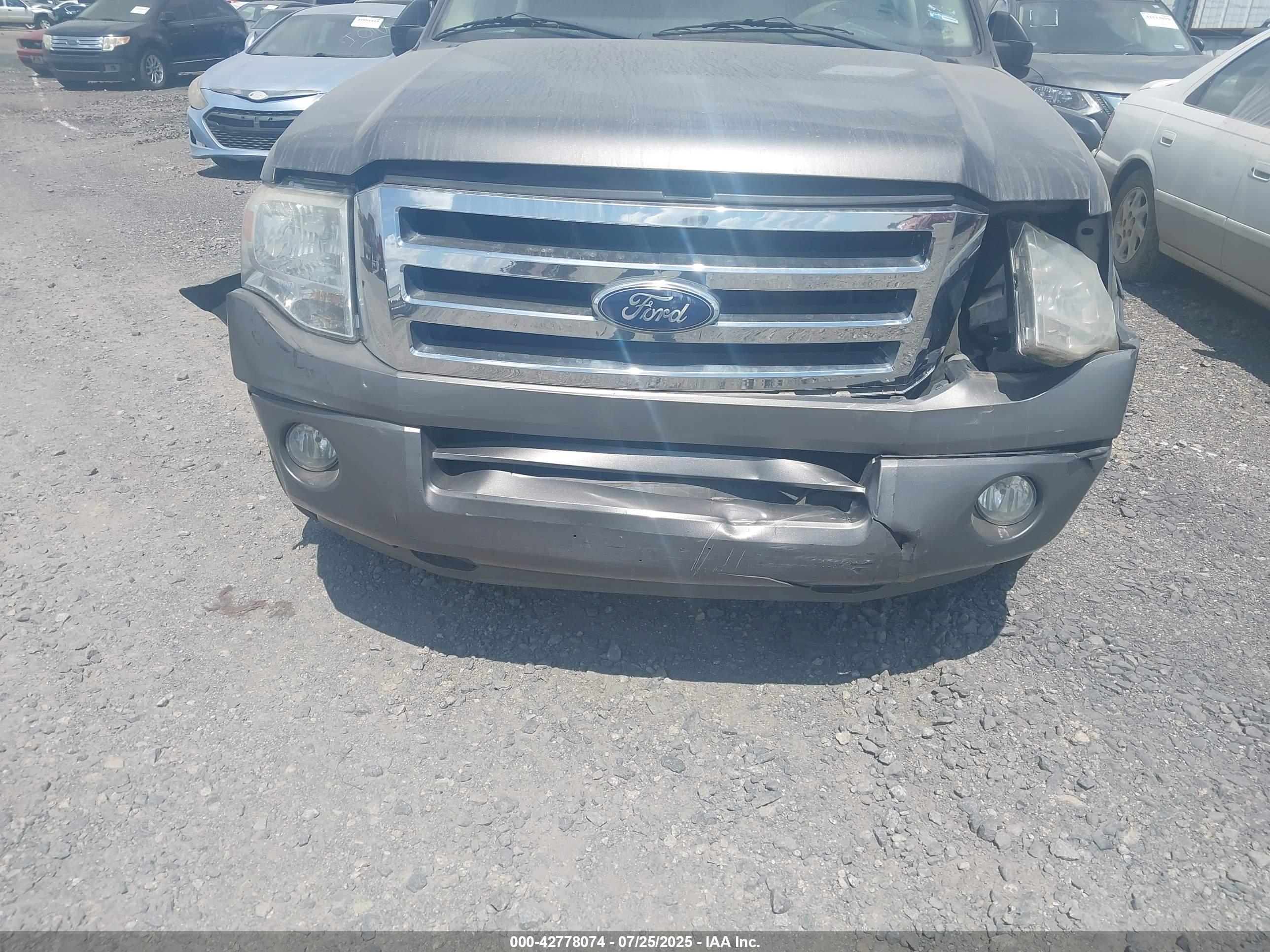 FORD EXPEDITION image 6