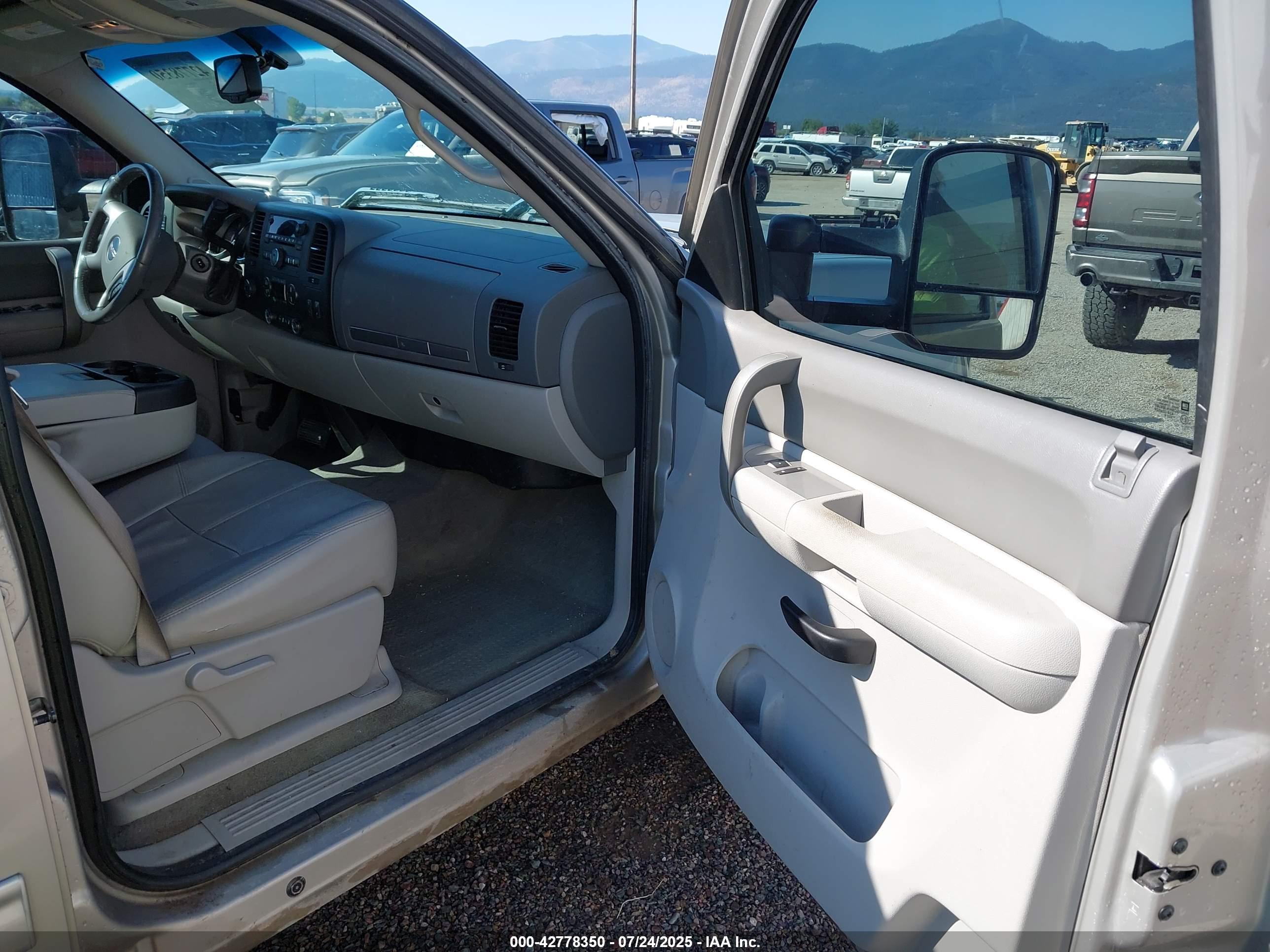 GMC SIERRA image 5