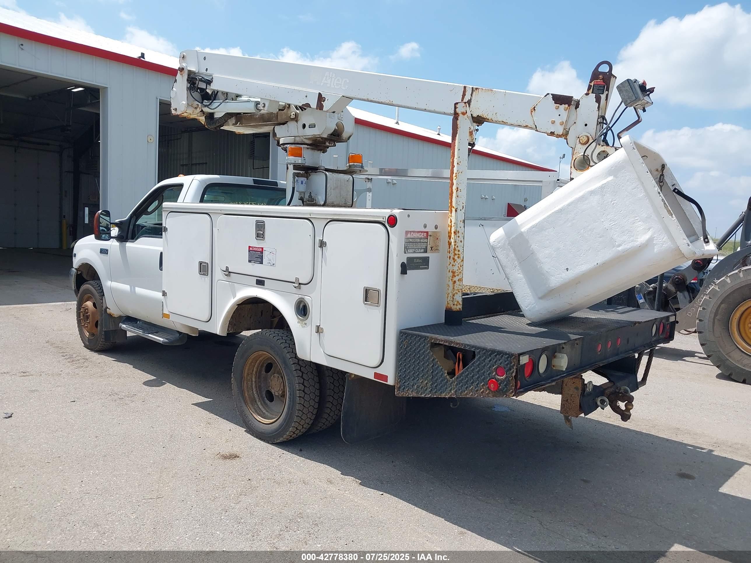 FORD F-550 image 3