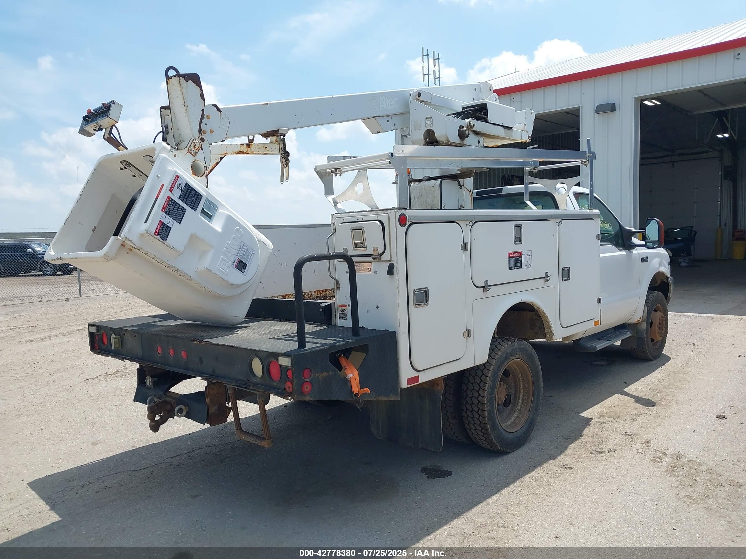FORD F-550 image 4