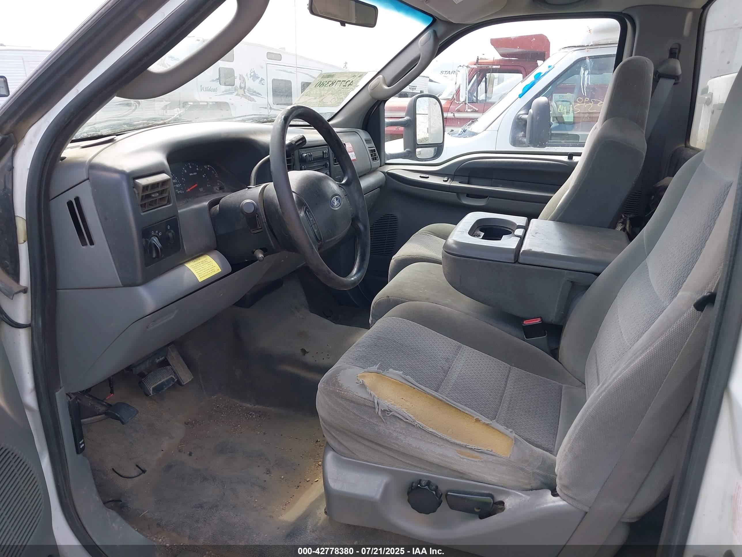 FORD F-550 image 7