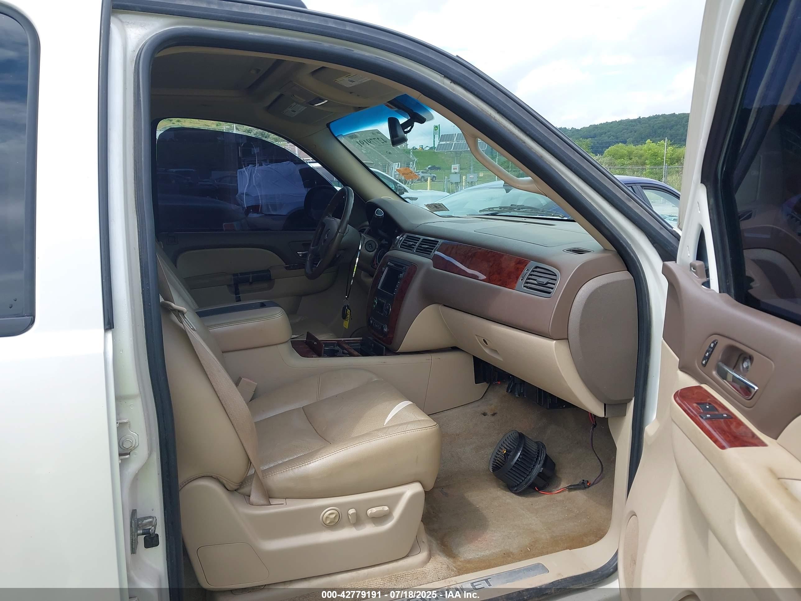 CHEVROLET AVALANCHE image 5