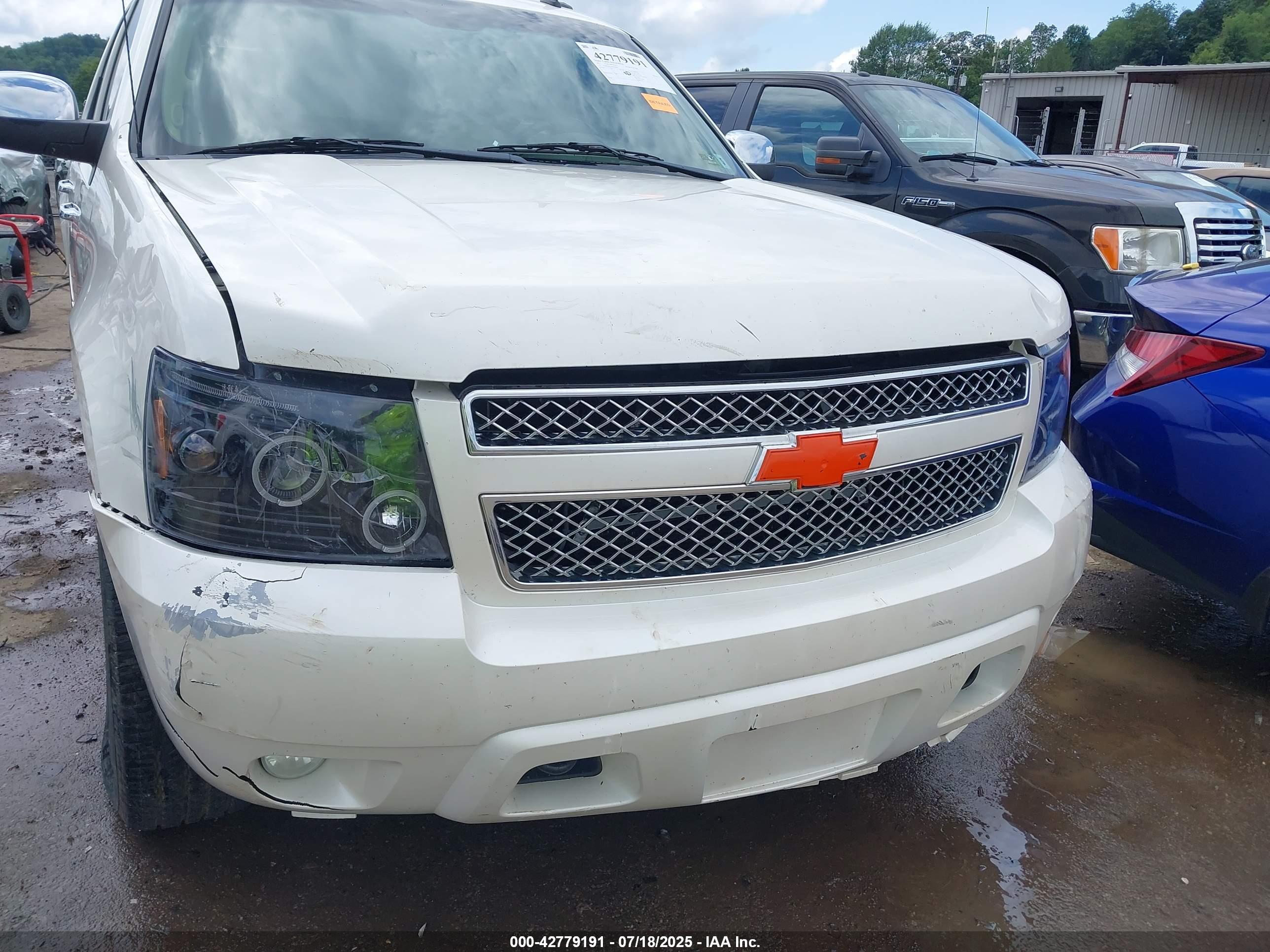 CHEVROLET AVALANCHE image 6