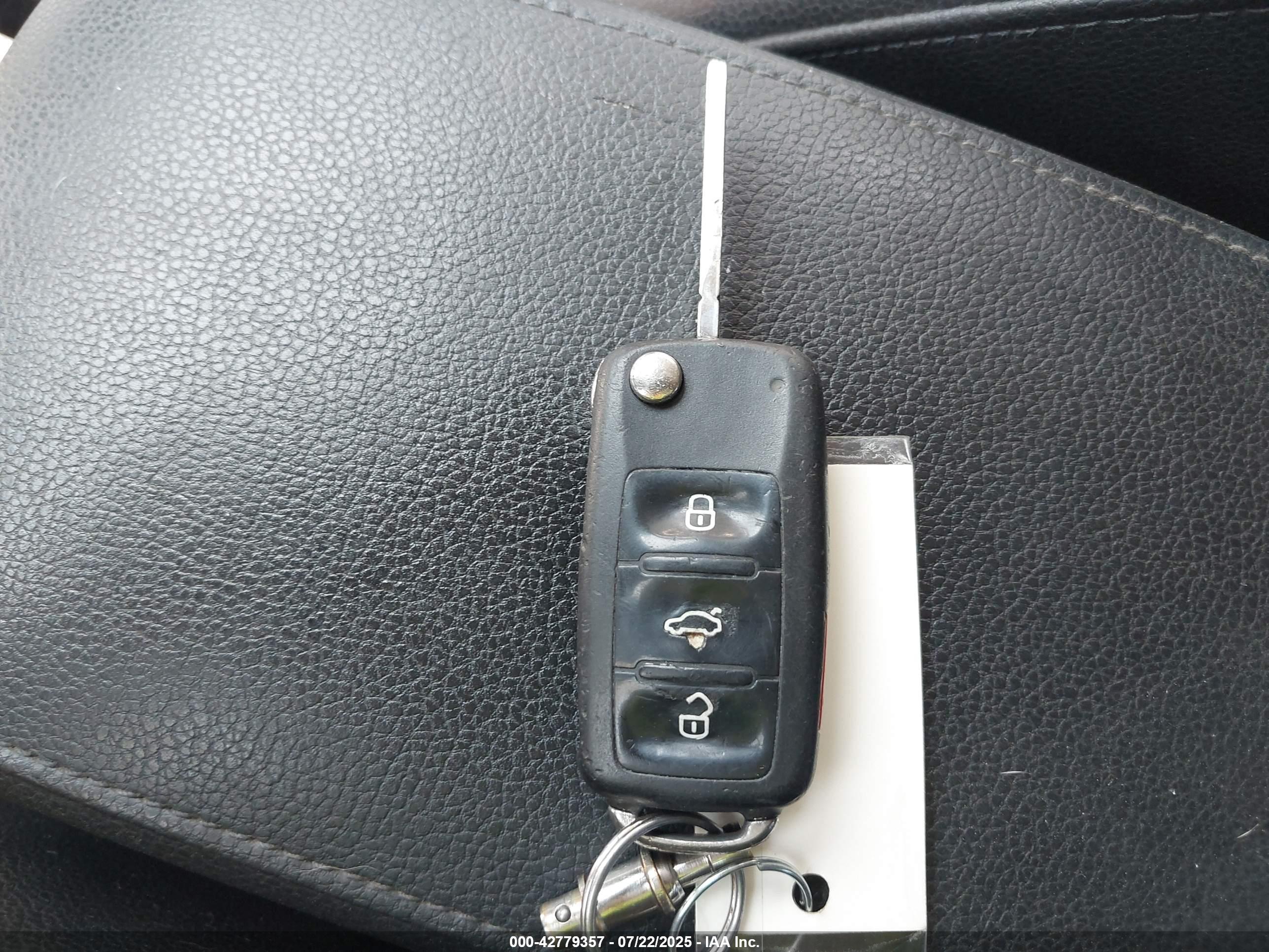 VOLKSWAGEN JETTA image 11