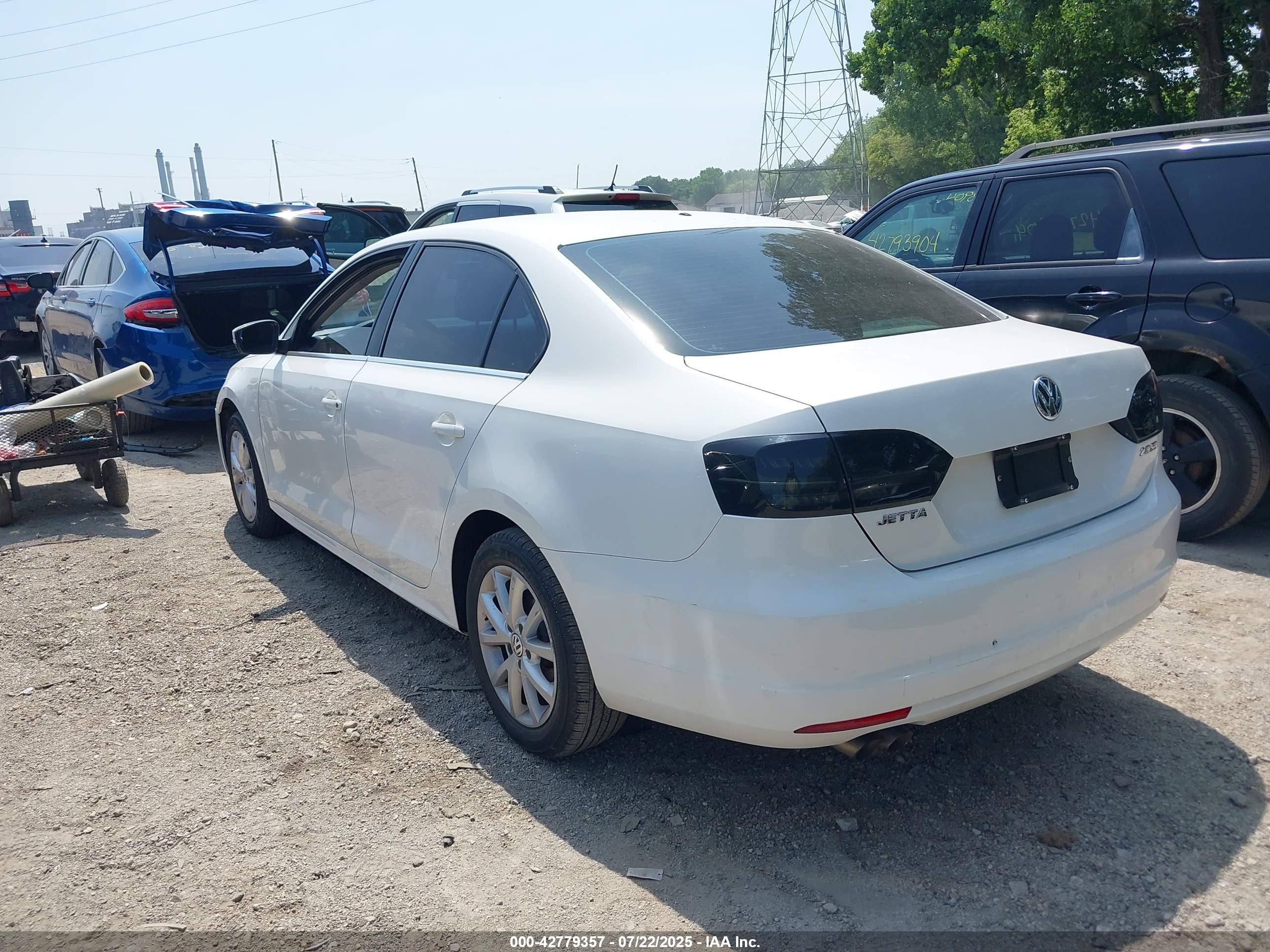 VOLKSWAGEN JETTA image 3