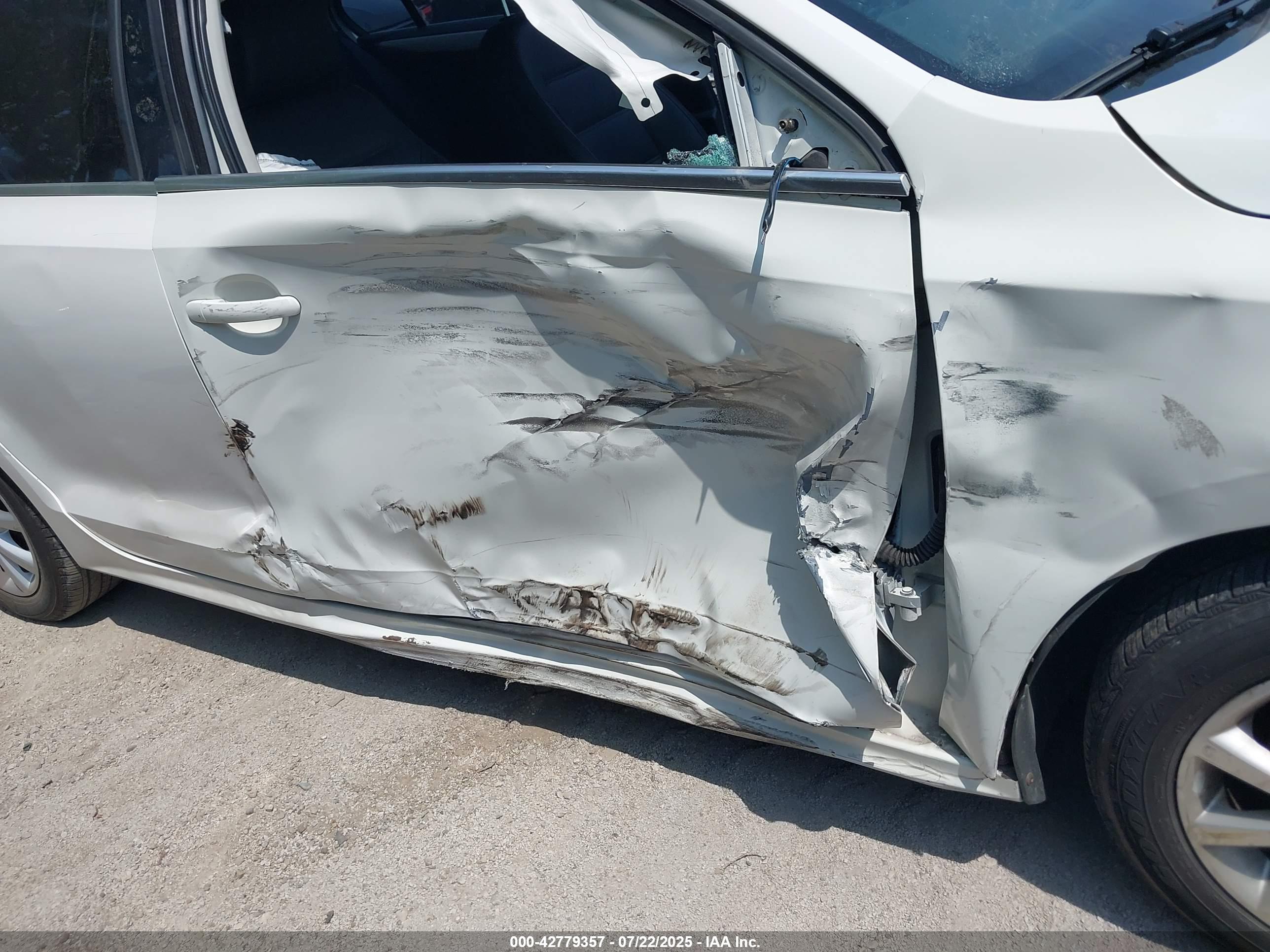 VOLKSWAGEN JETTA image 6