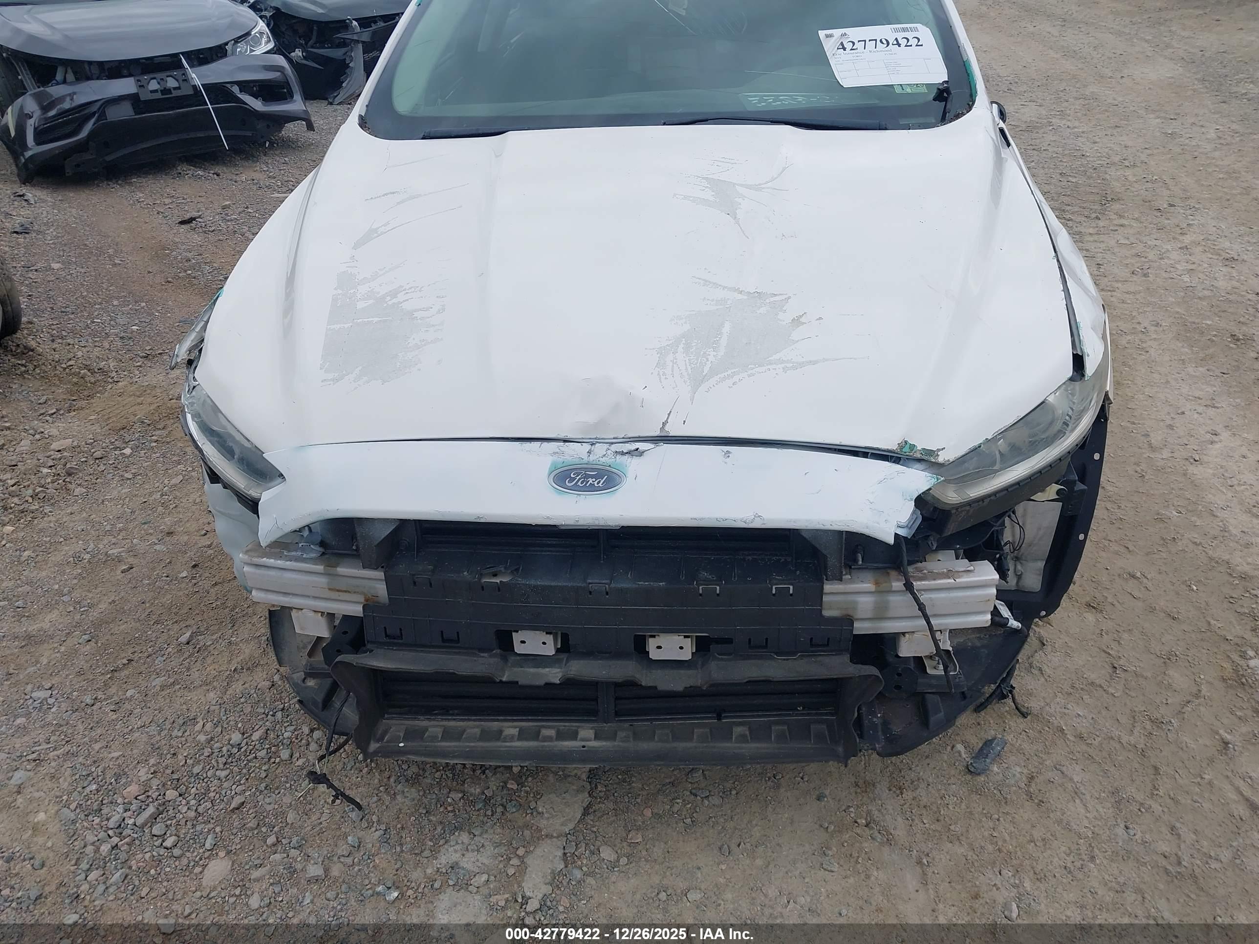 FORD FUSION image 10