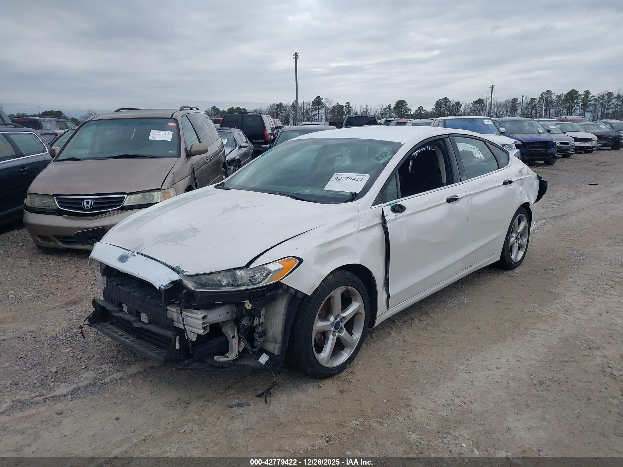 FORD FUSION image 2