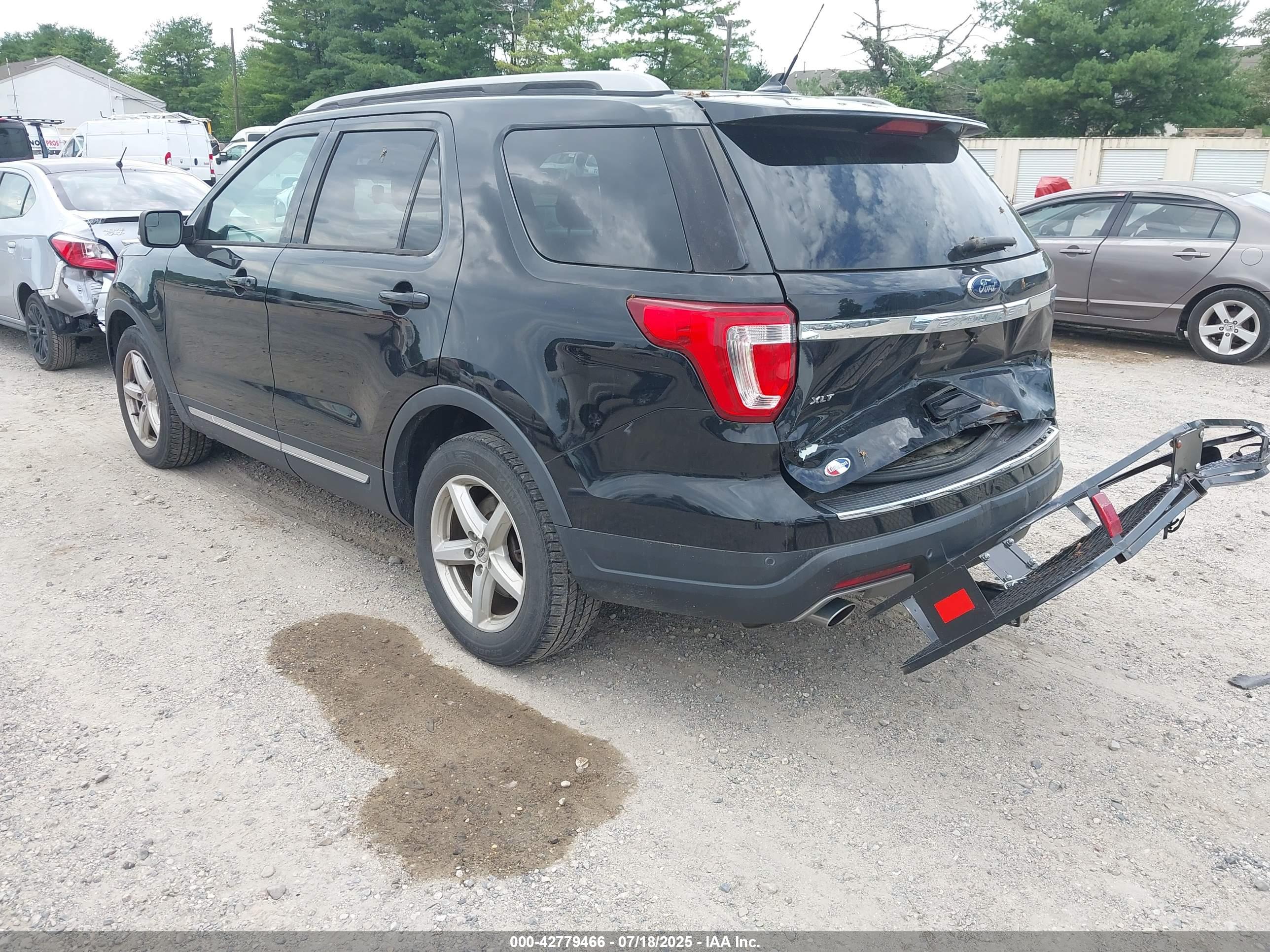 FORD EXPLORER image 3