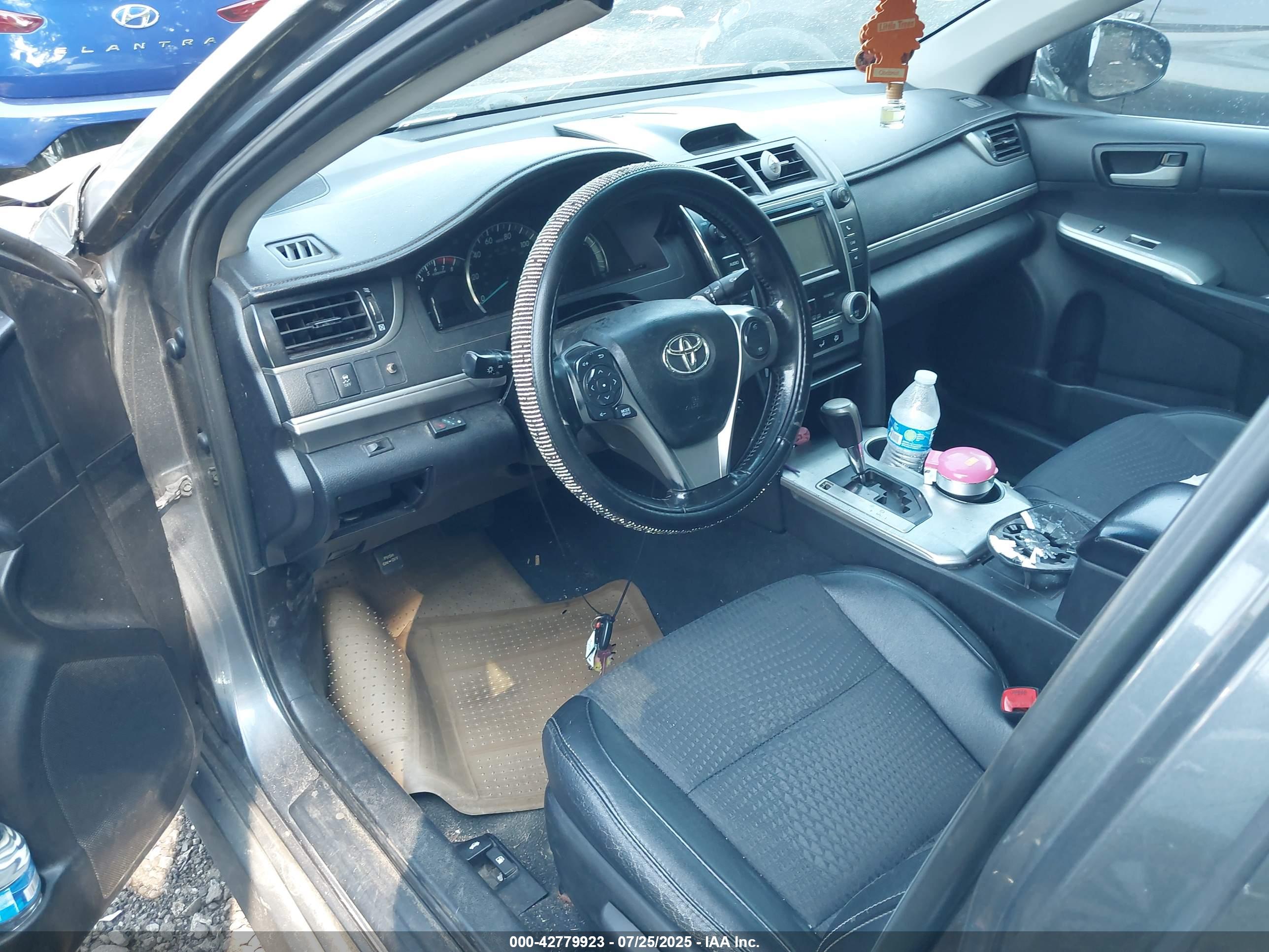 TOYOTA CAMRY image 5