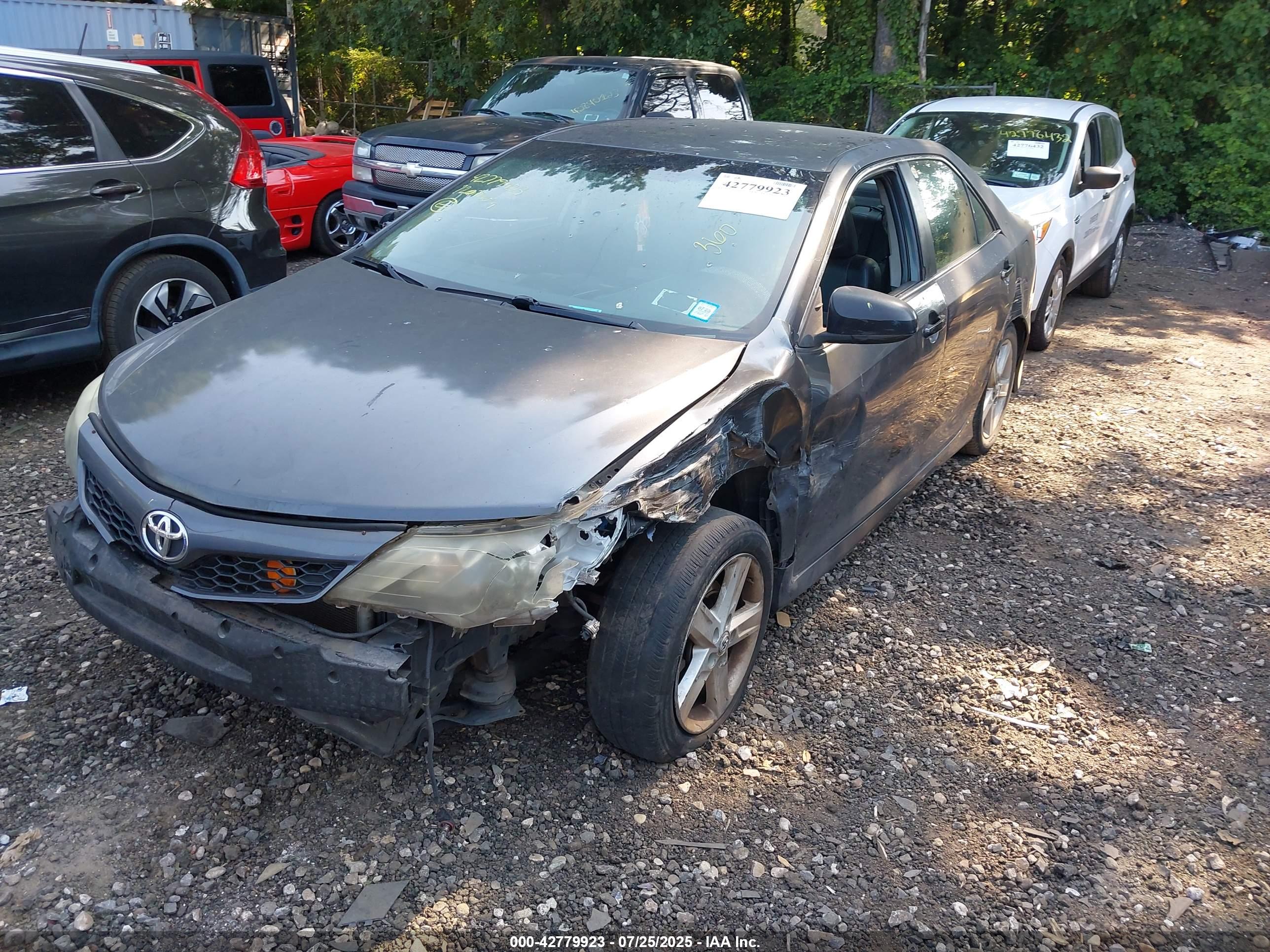 TOYOTA CAMRY image 6