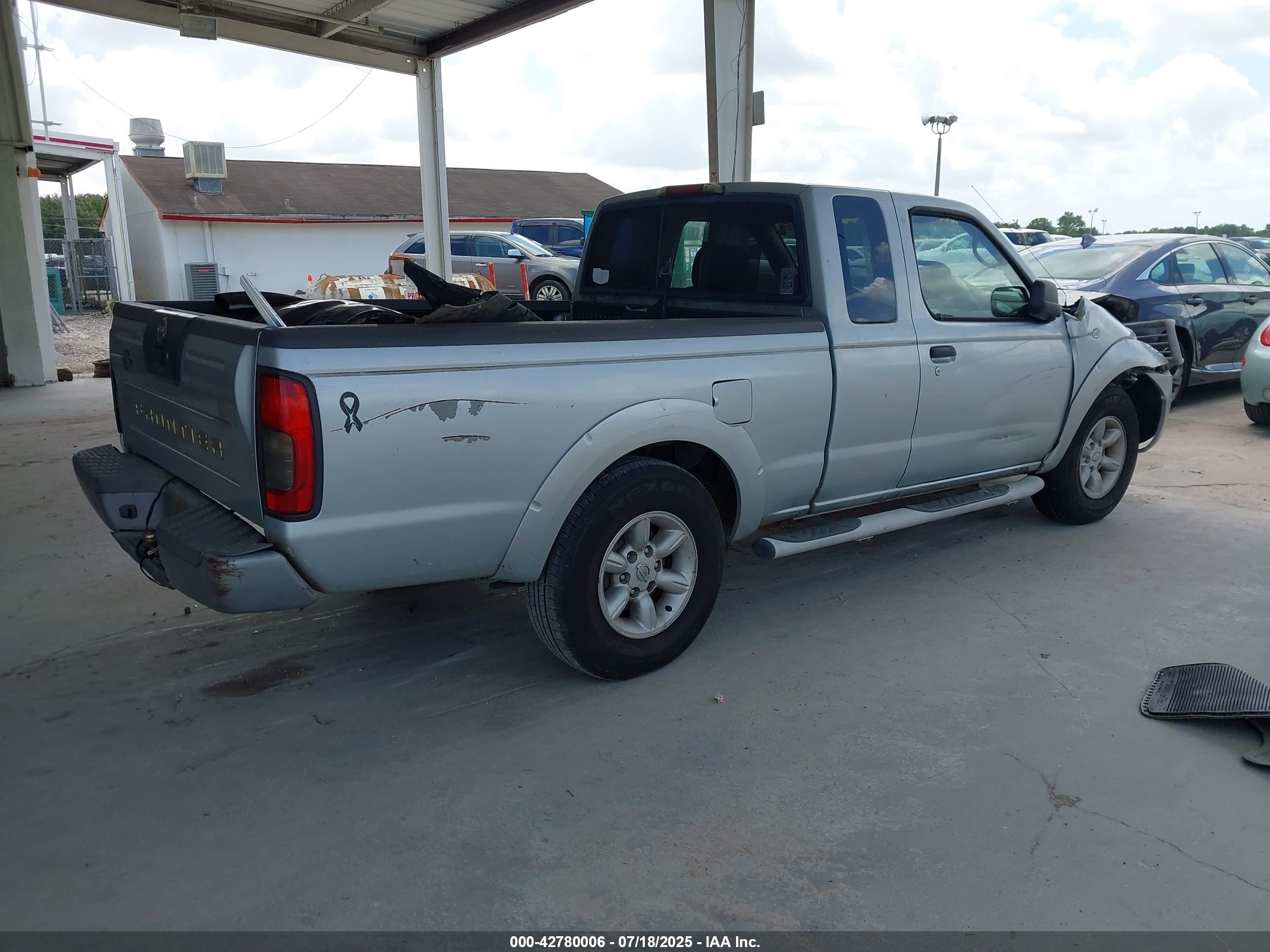 NISSAN FRONTIER image 4