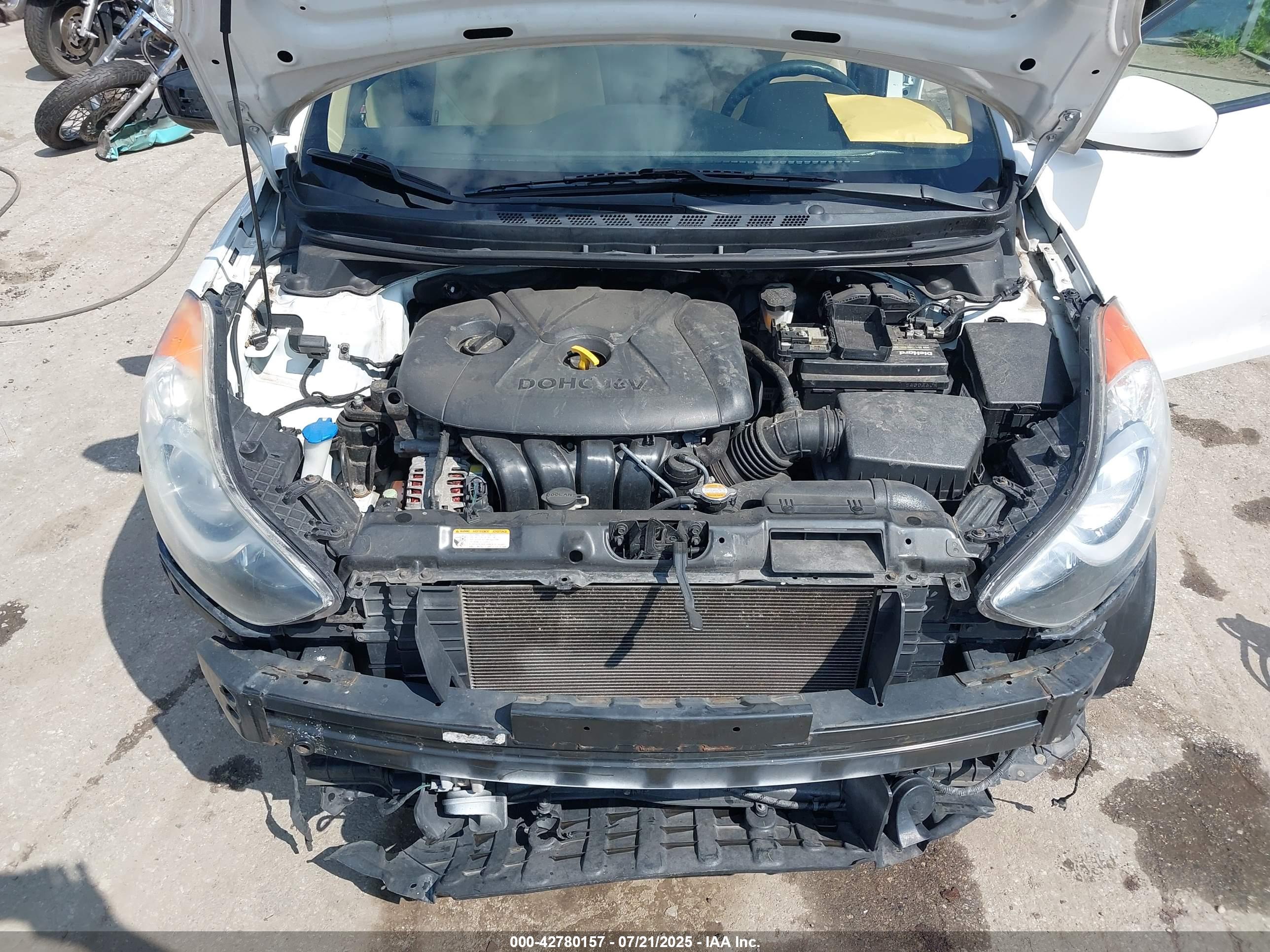 HYUNDAI ELANTRA image 10