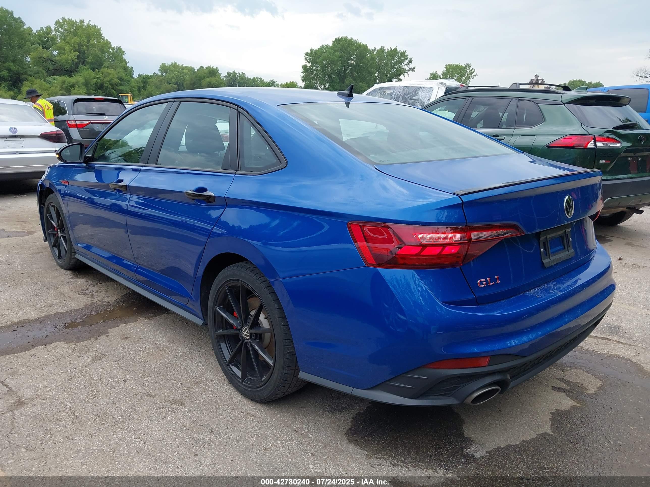 VOLKSWAGEN JETTA image 3