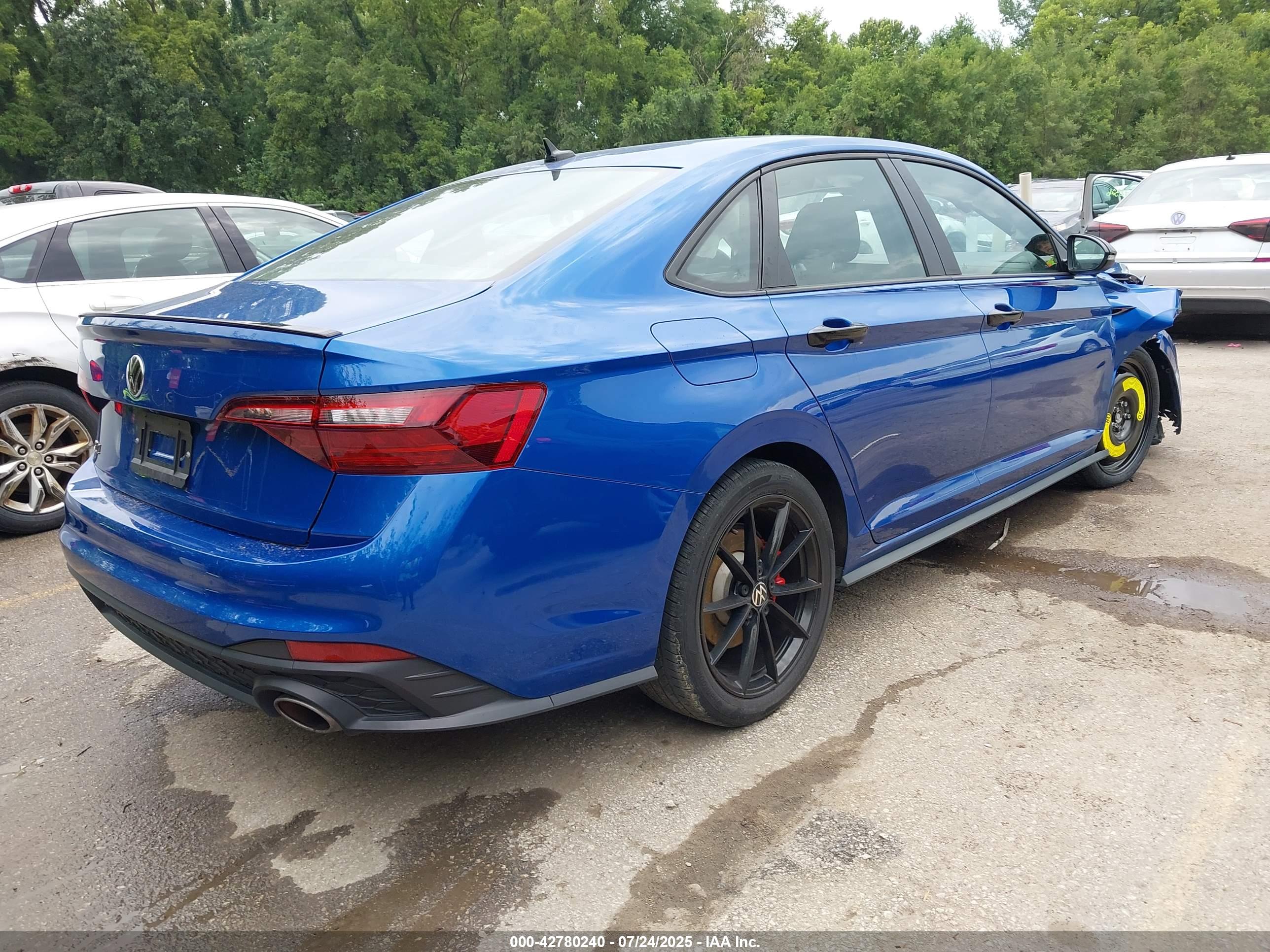 VOLKSWAGEN JETTA image 4
