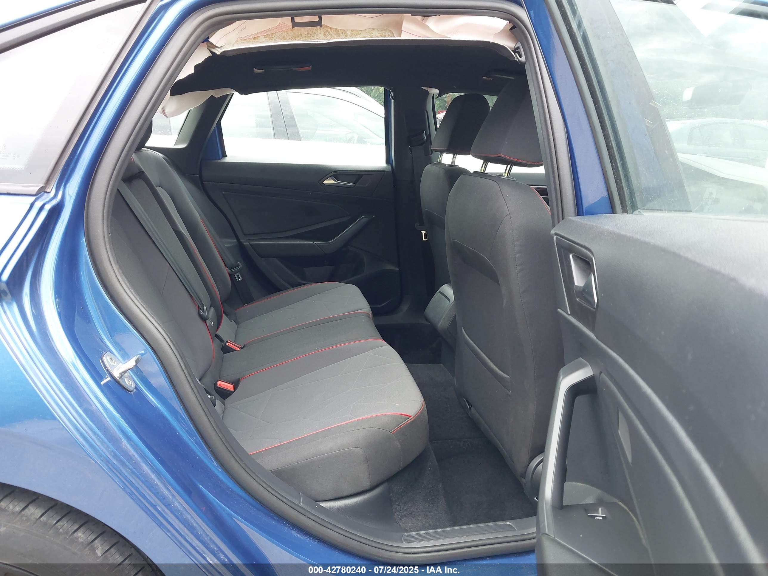 VOLKSWAGEN JETTA image 8