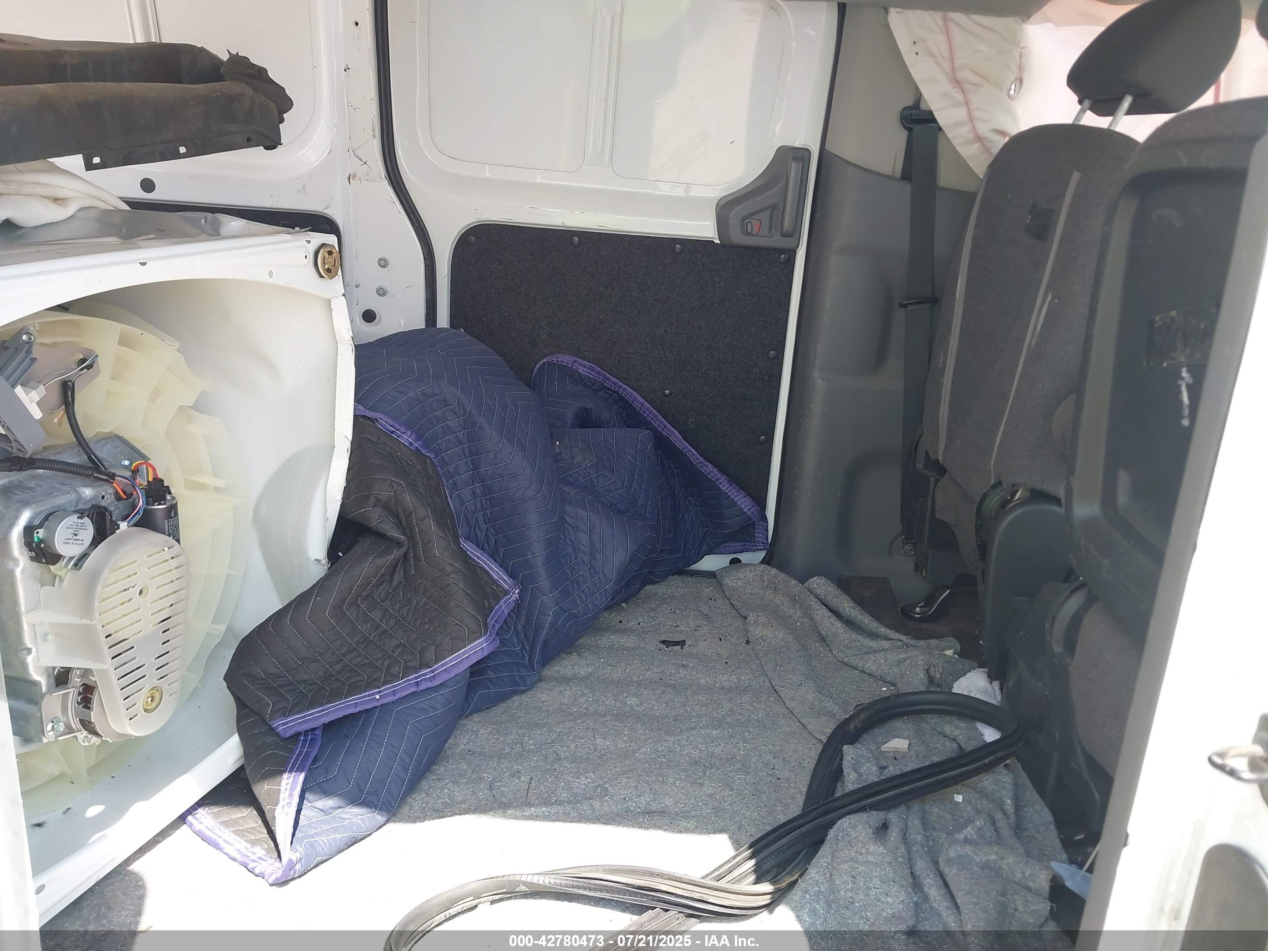 NISSAN NV200 image 8