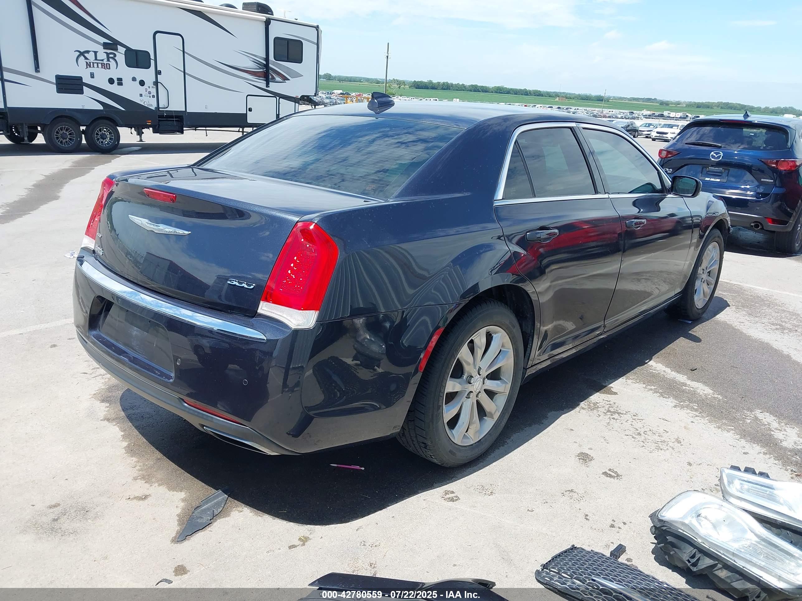 CHRYSLER 300 image 4