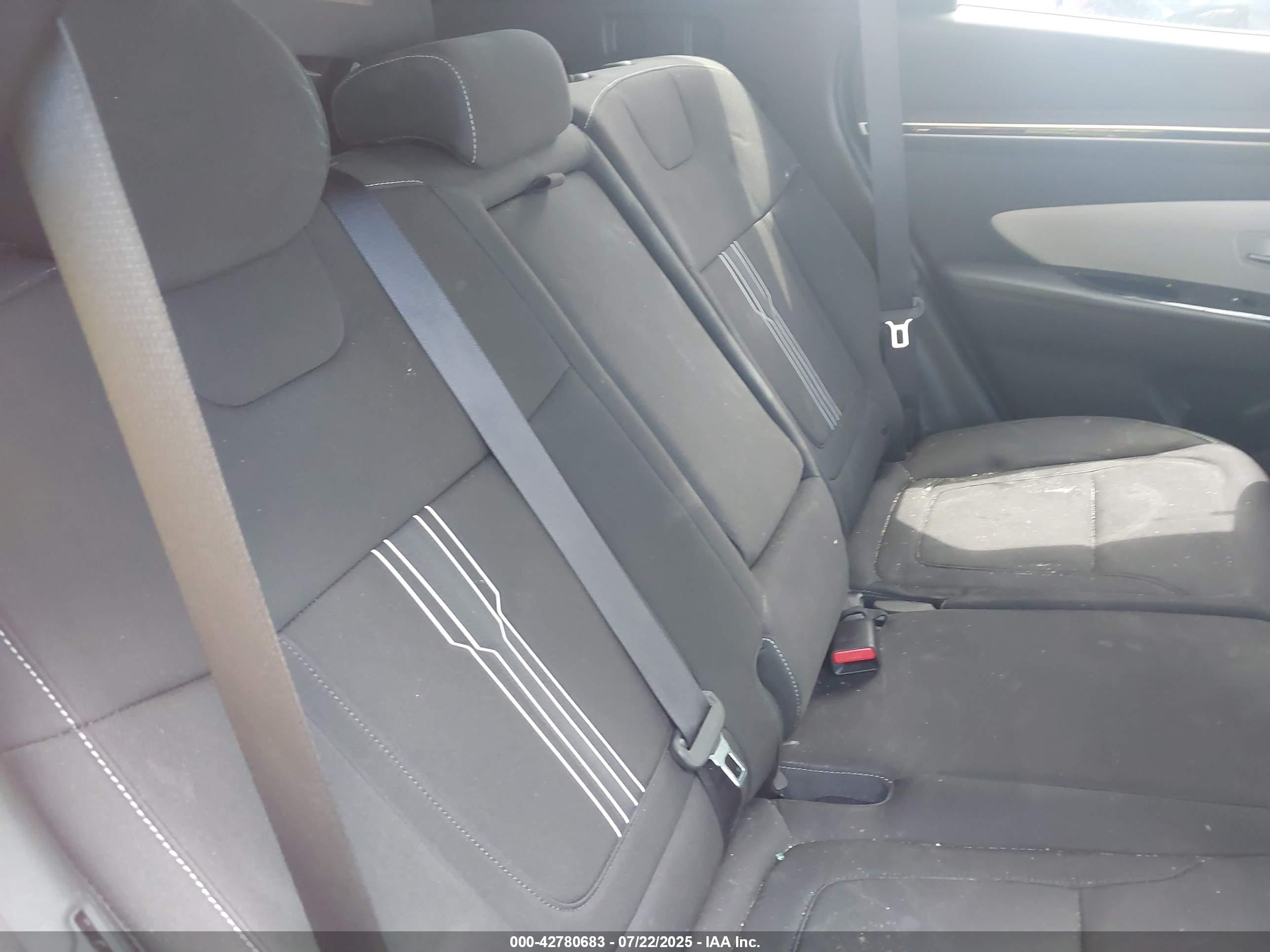 HYUNDAI TUCSON image 8