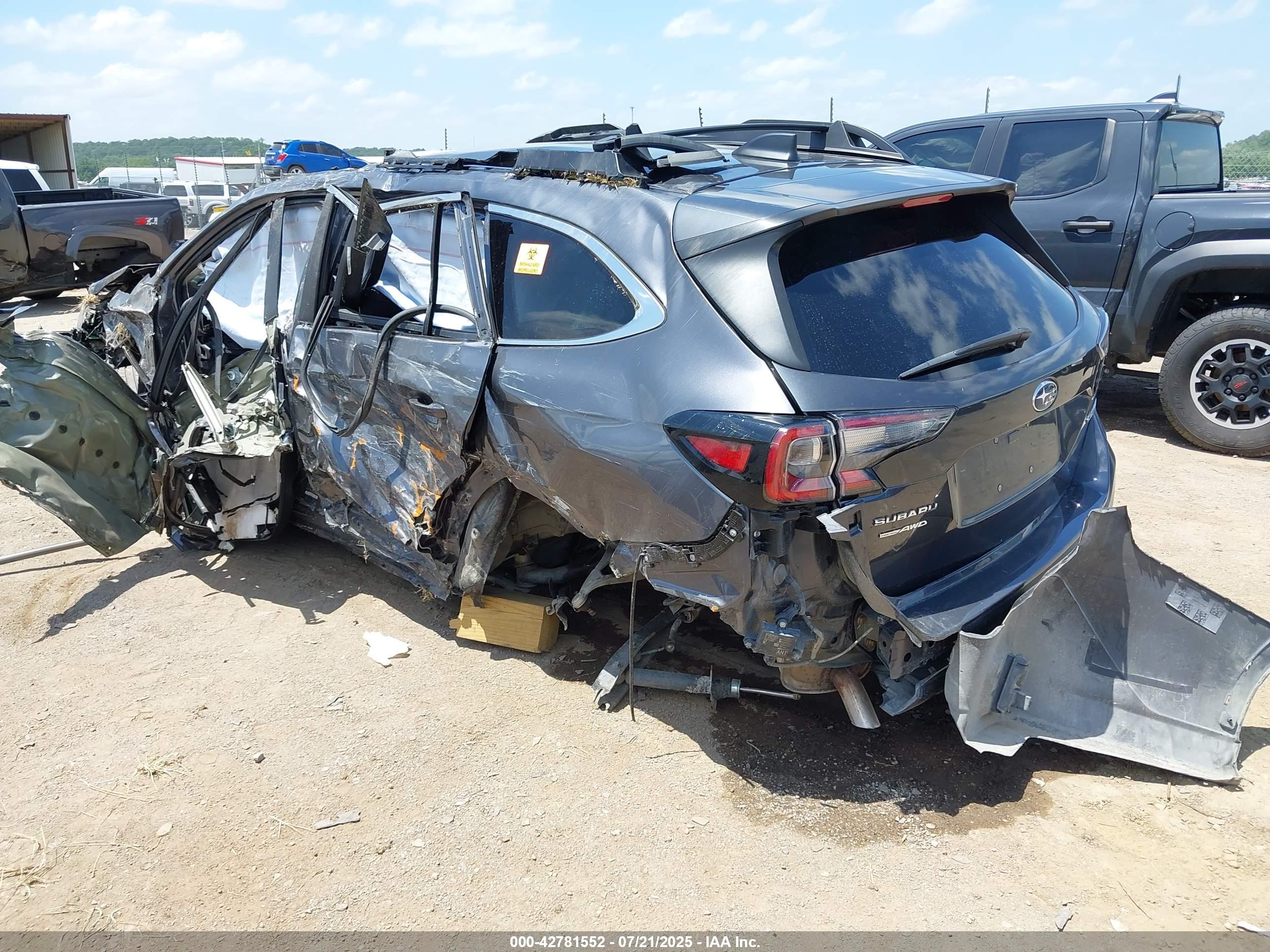 SUBARU OUTBACK image 3