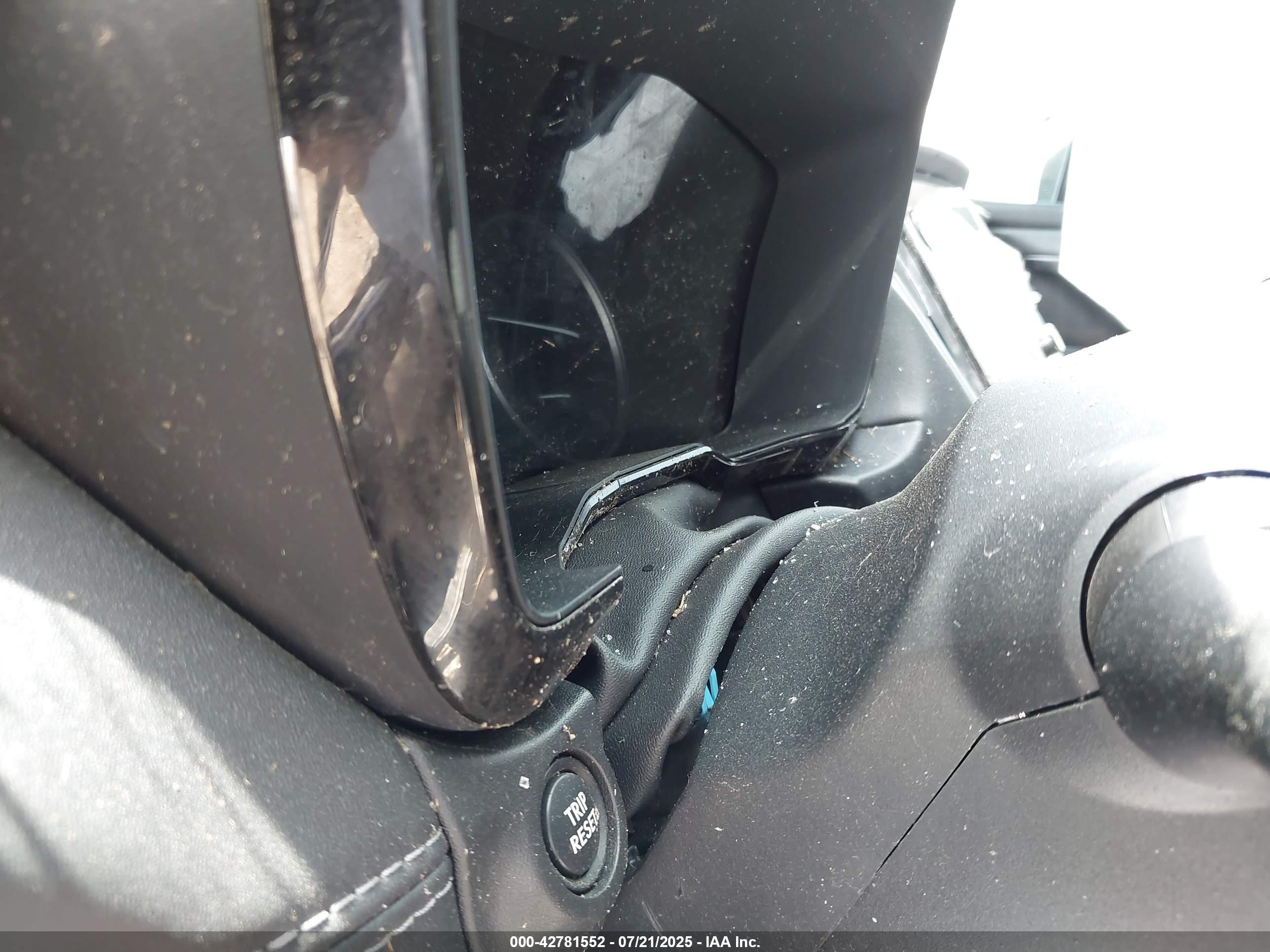 SUBARU OUTBACK image 7