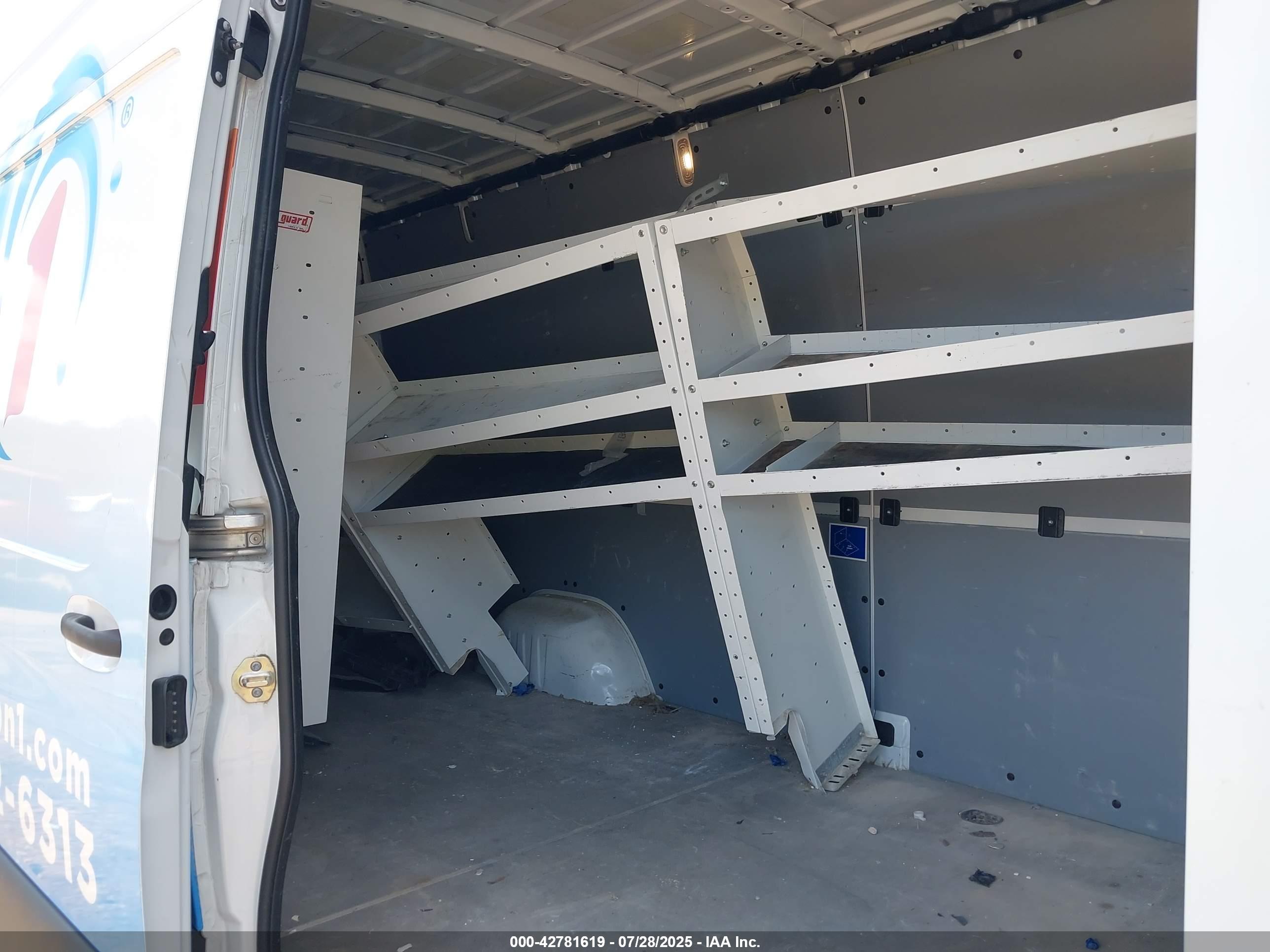 MERCEDES-BENZ SPRINTER image 8