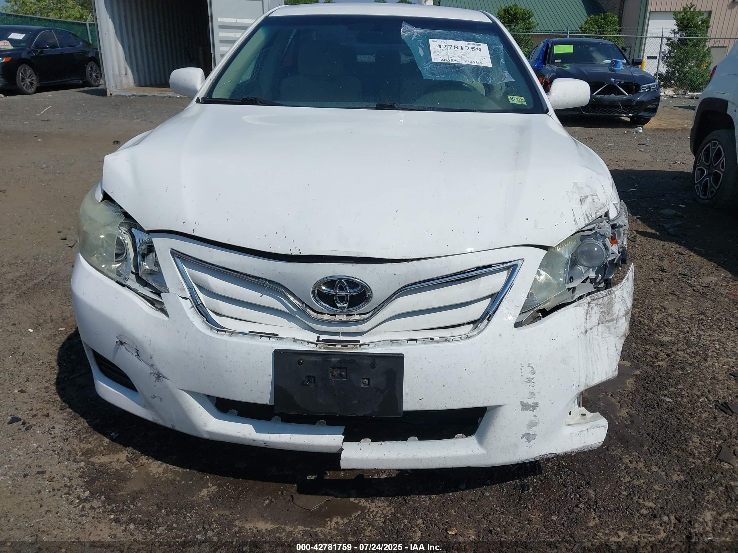 TOYOTA CAMRY image 6