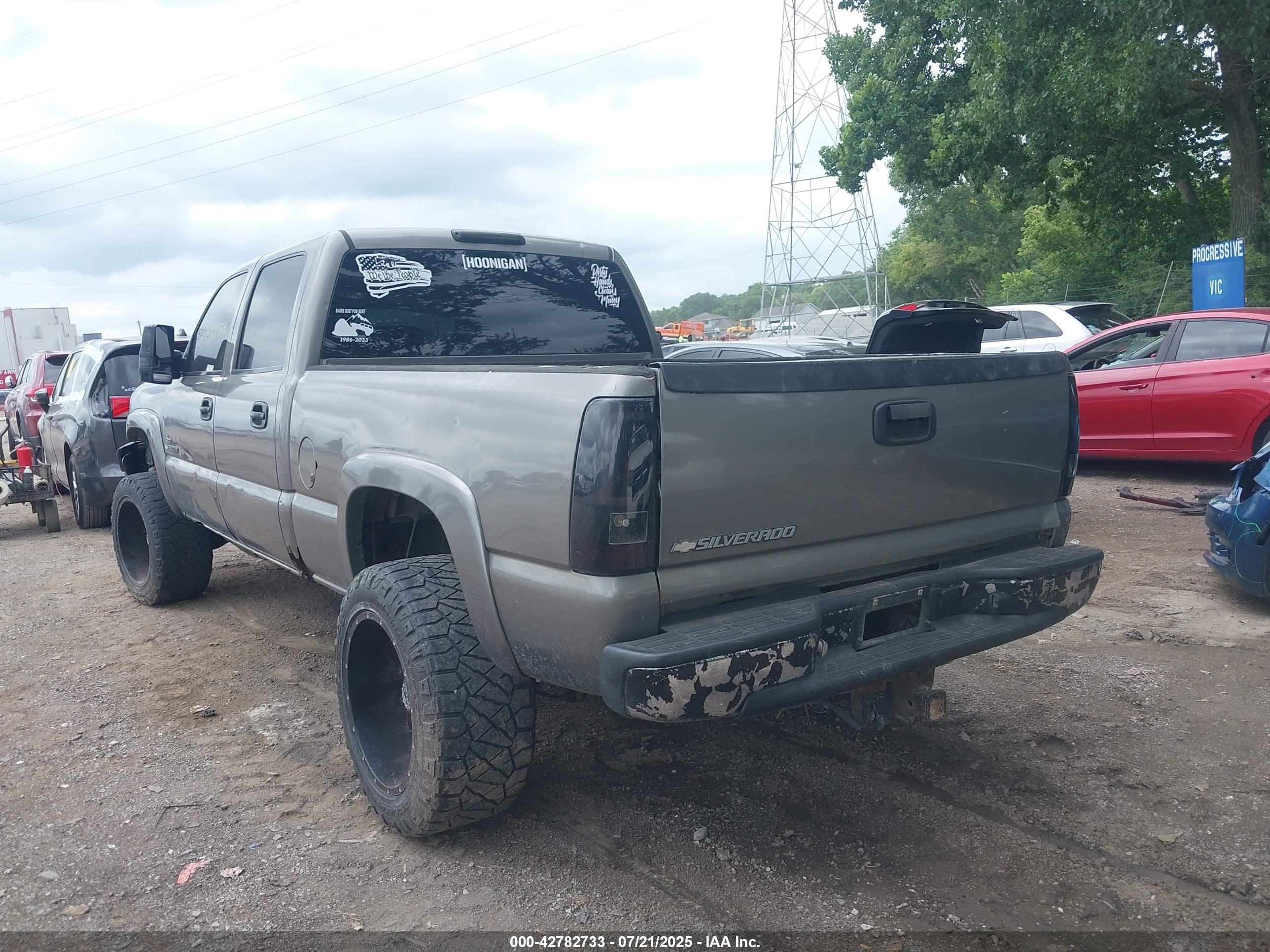 CHEVROLET SILVERADO image 3