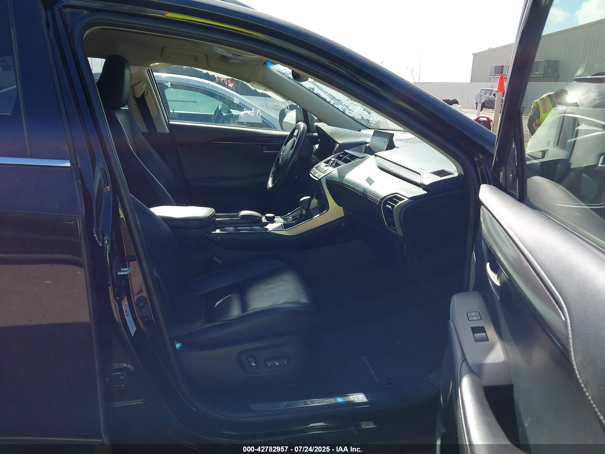 LEXUS NX image 5