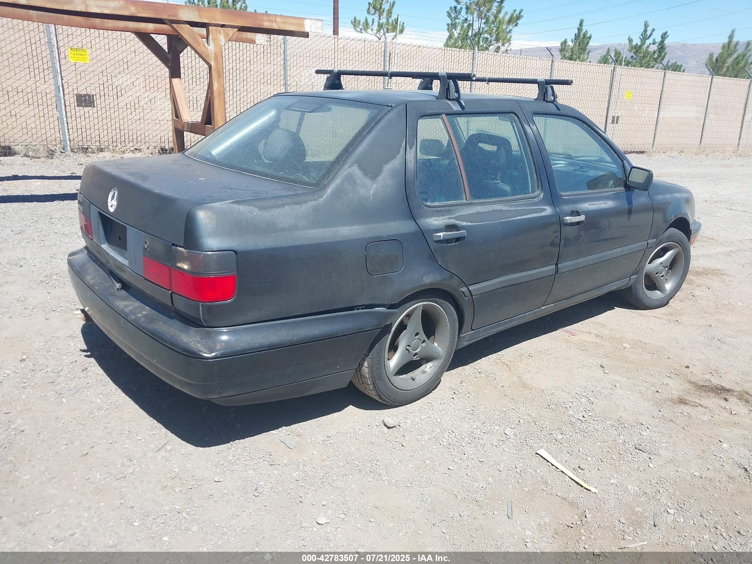 VOLKSWAGEN JETTA image 4