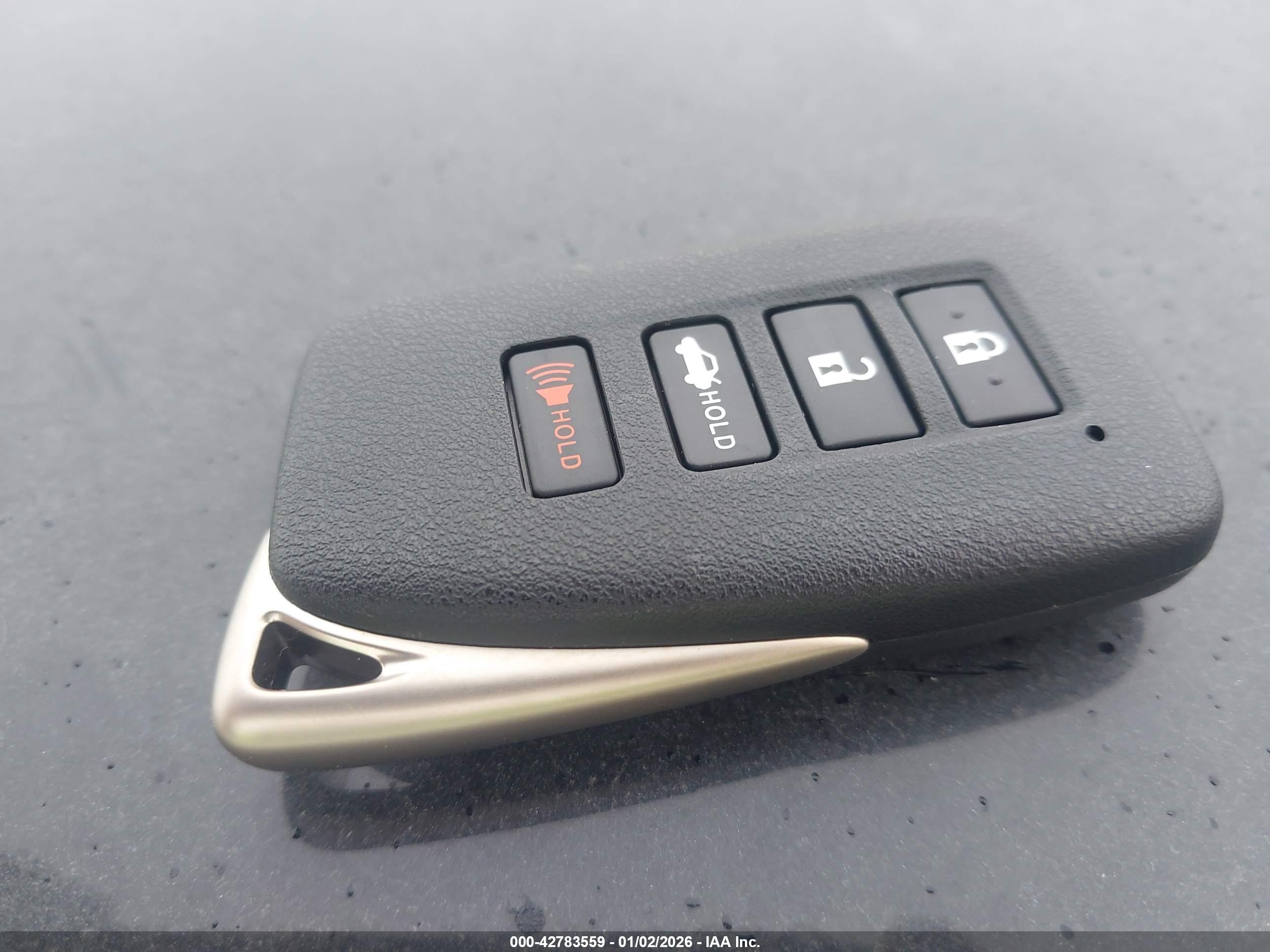LEXUS IS image 11