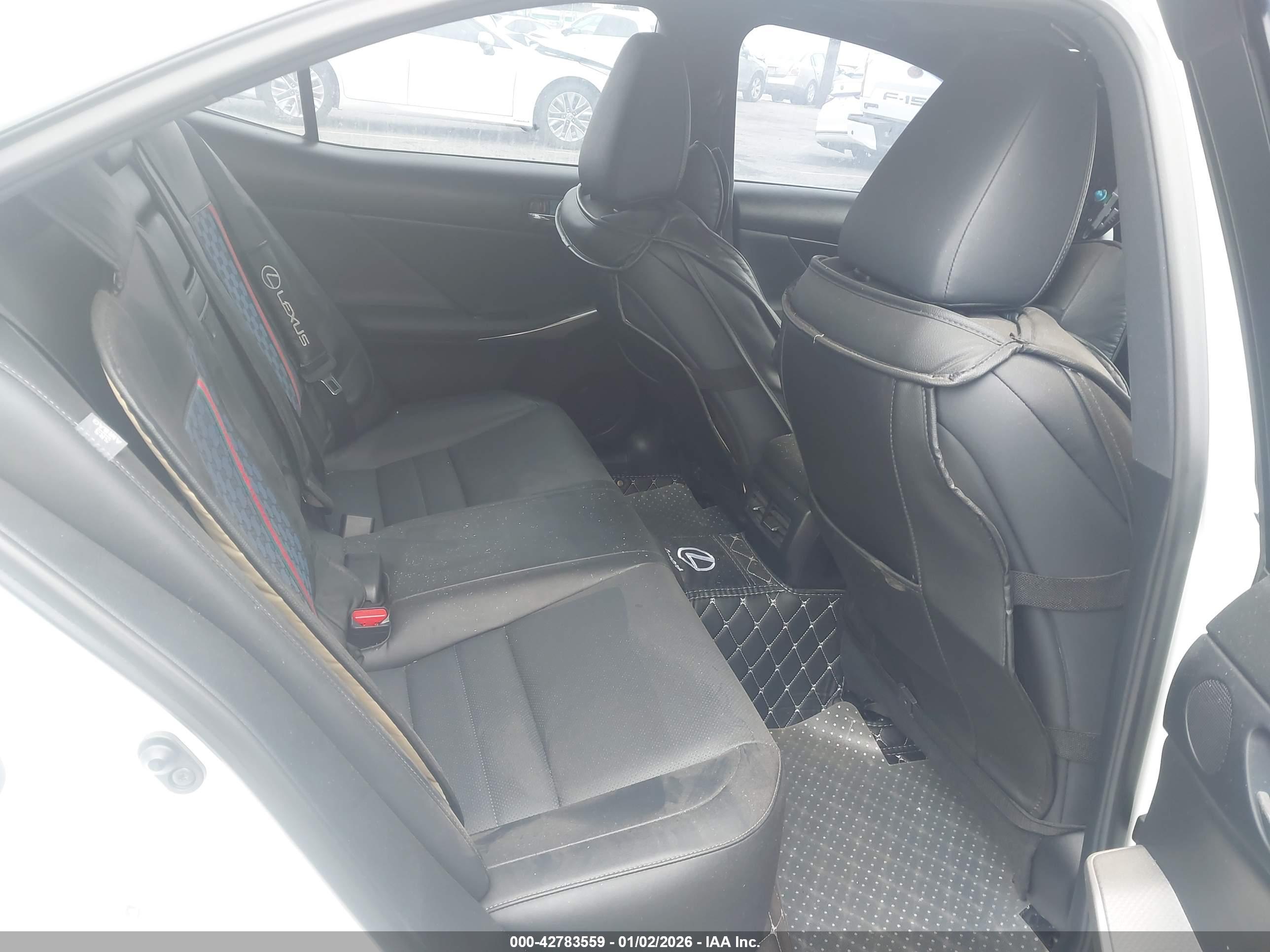 LEXUS IS image 8