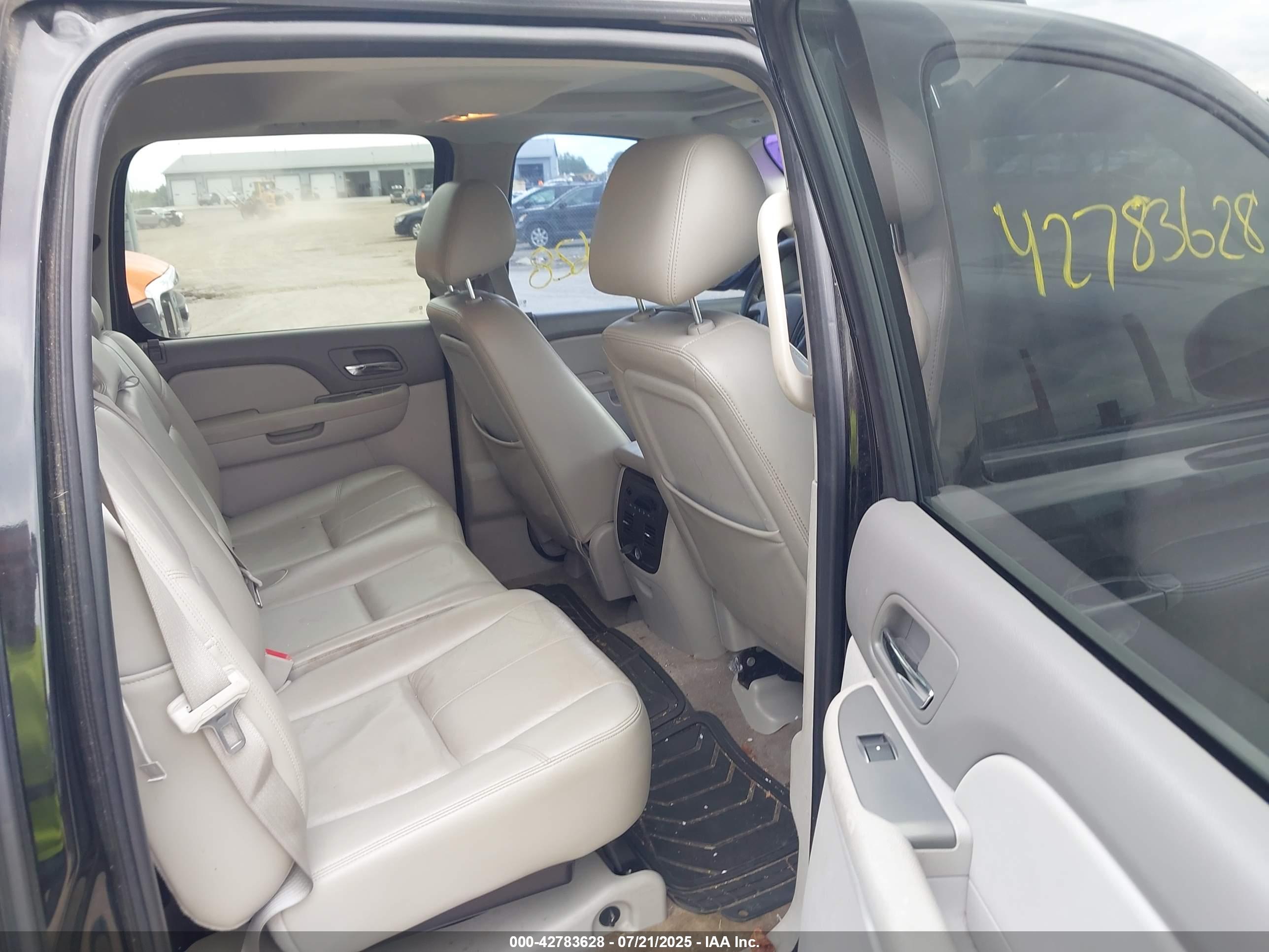 CHEVROLET AVALANCHE image 8