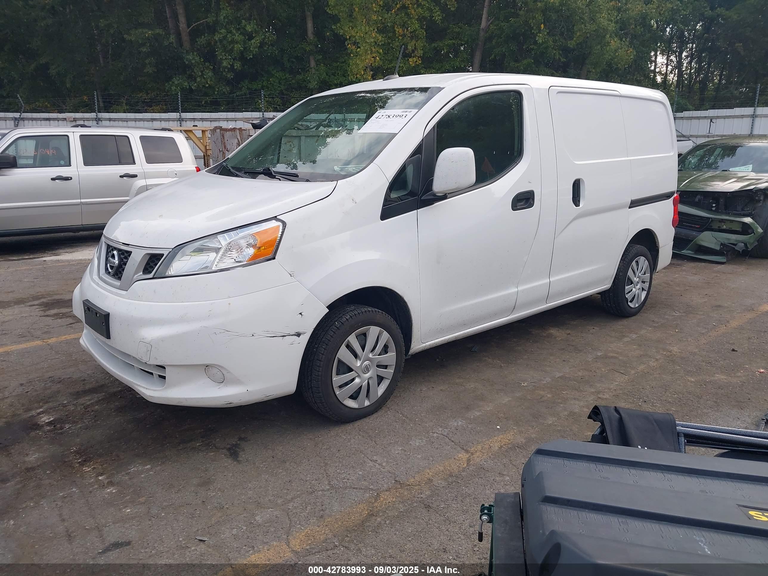 NISSAN NV200 image 2
