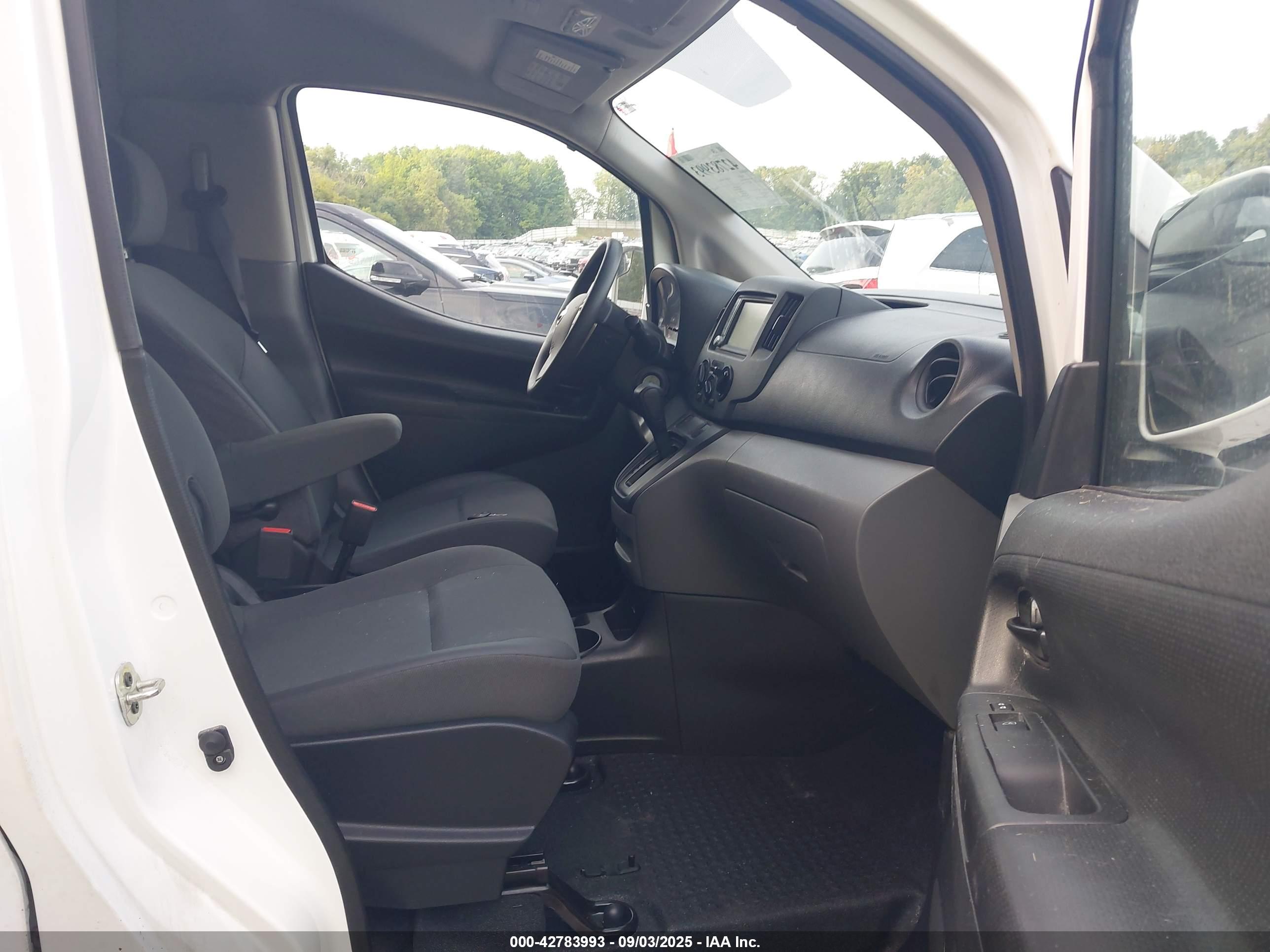 NISSAN NV200 image 5