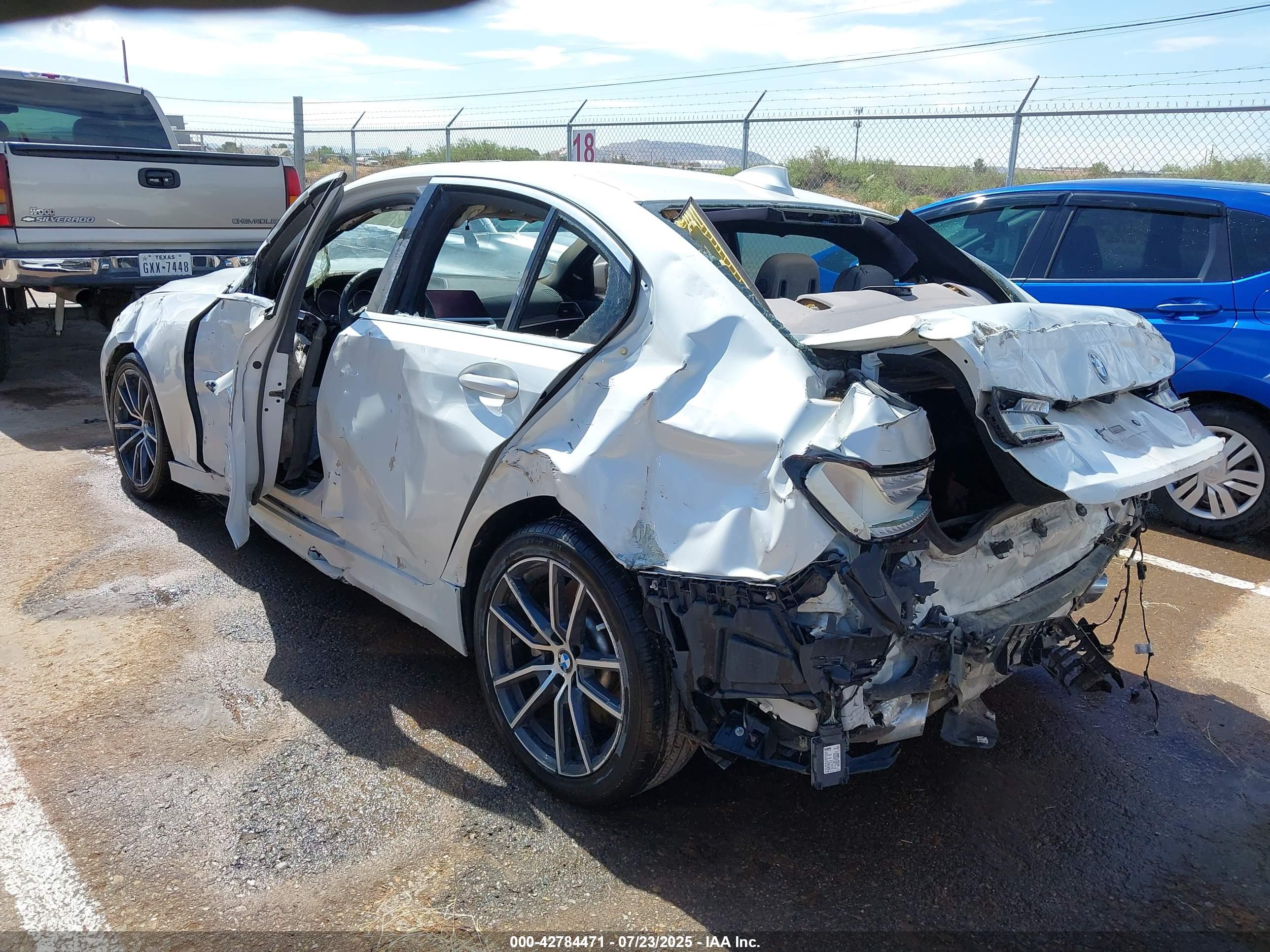 BMW 330I image 3