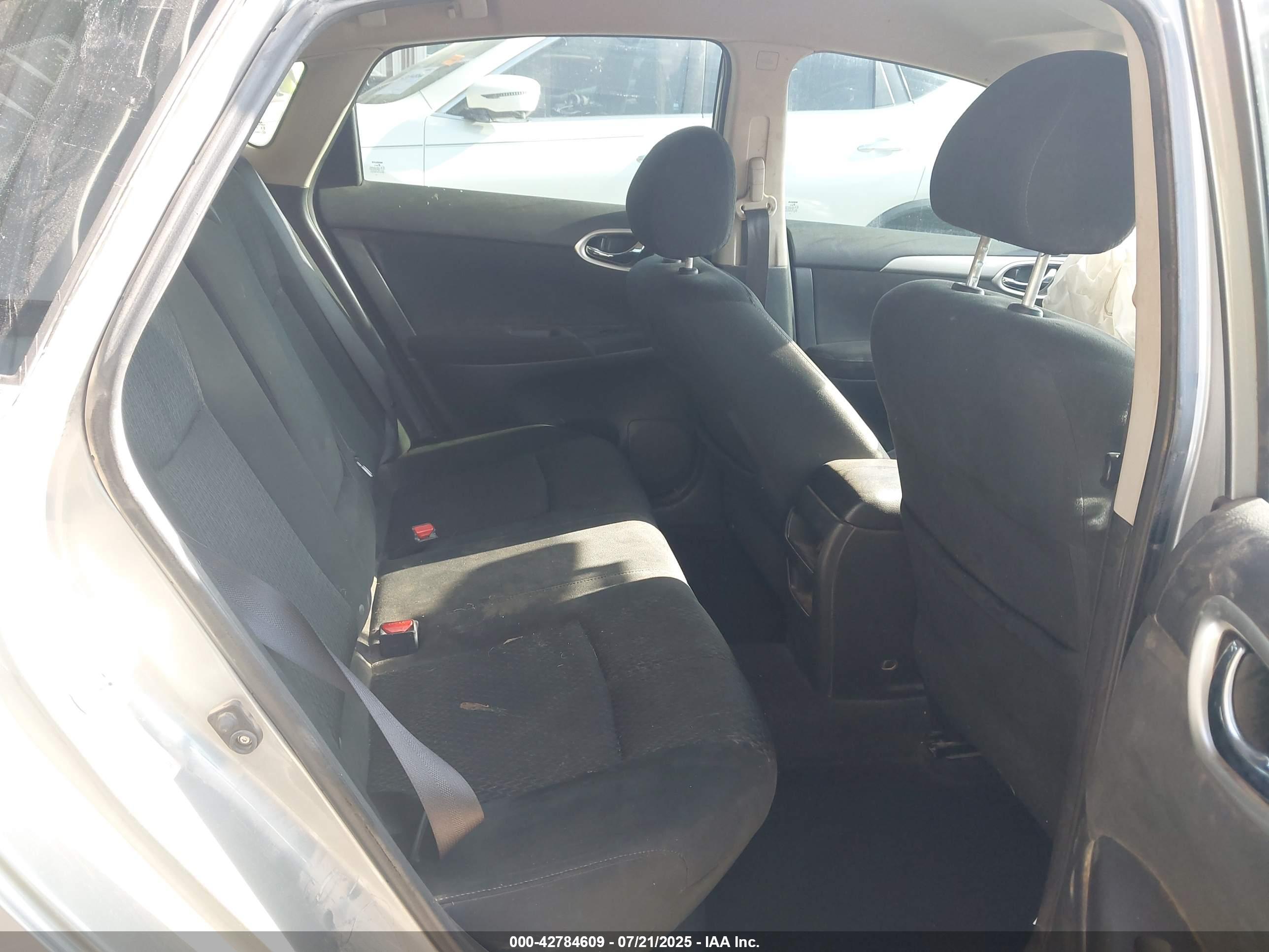 NISSAN SENTRA image 8