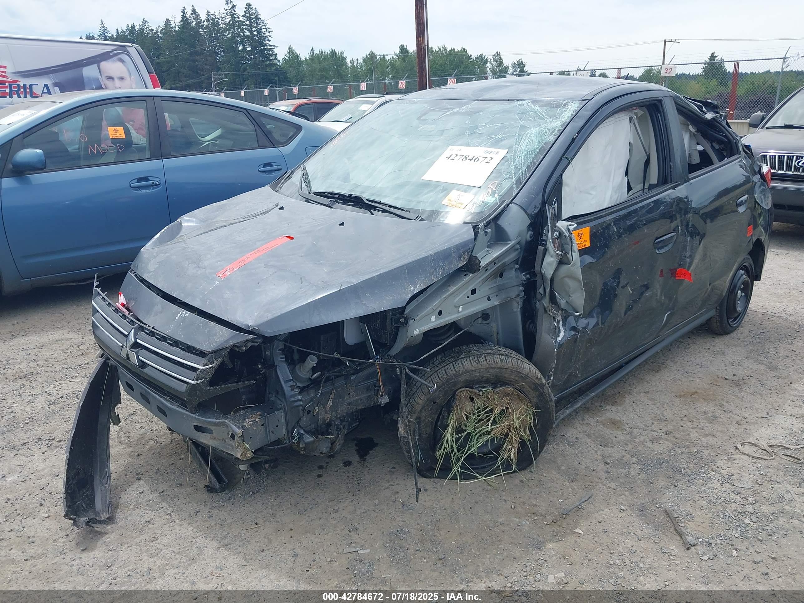 MITSUBISHI MIRAGE image 2