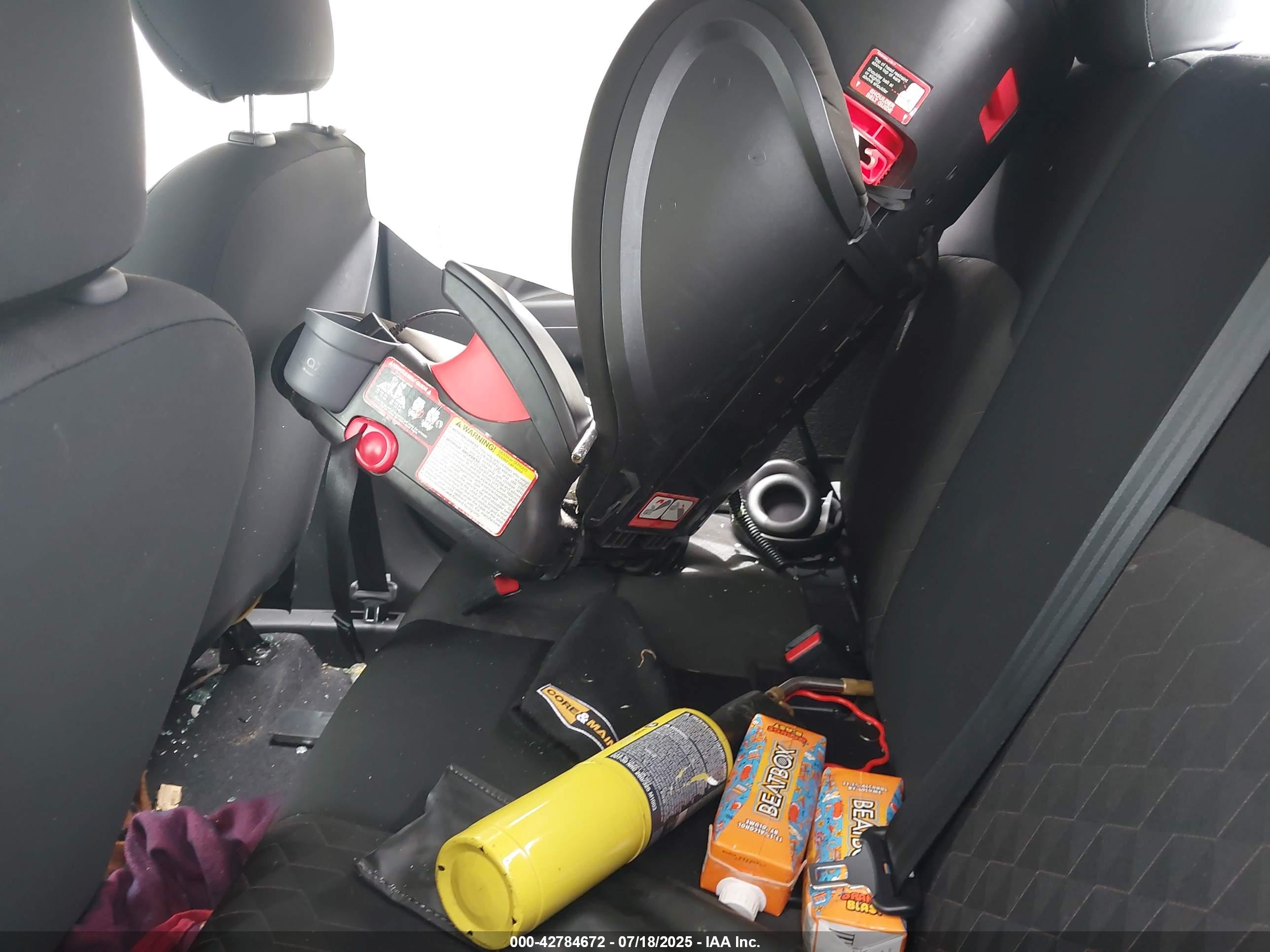 MITSUBISHI MIRAGE image 8