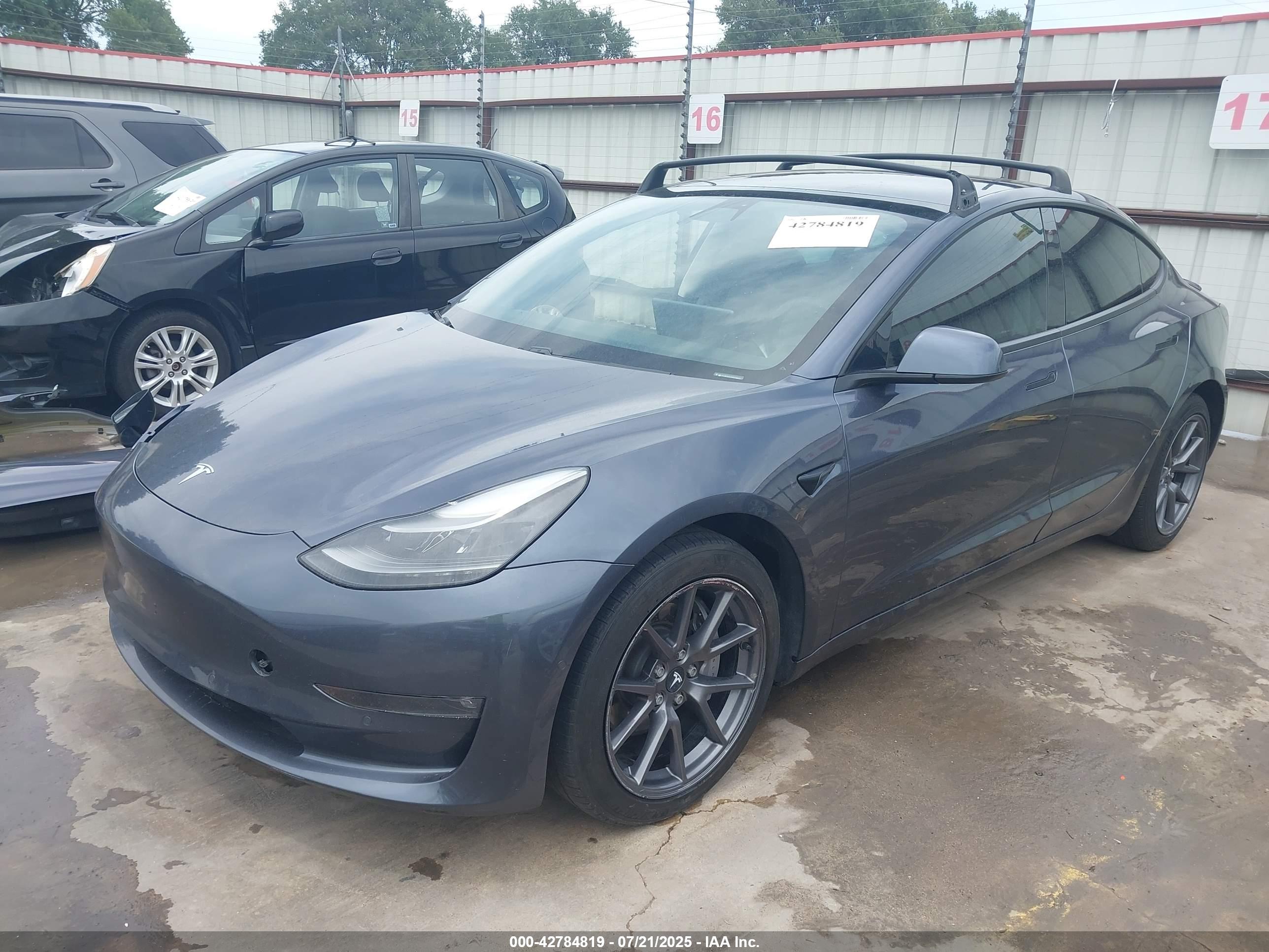 TESLA MODEL image 2