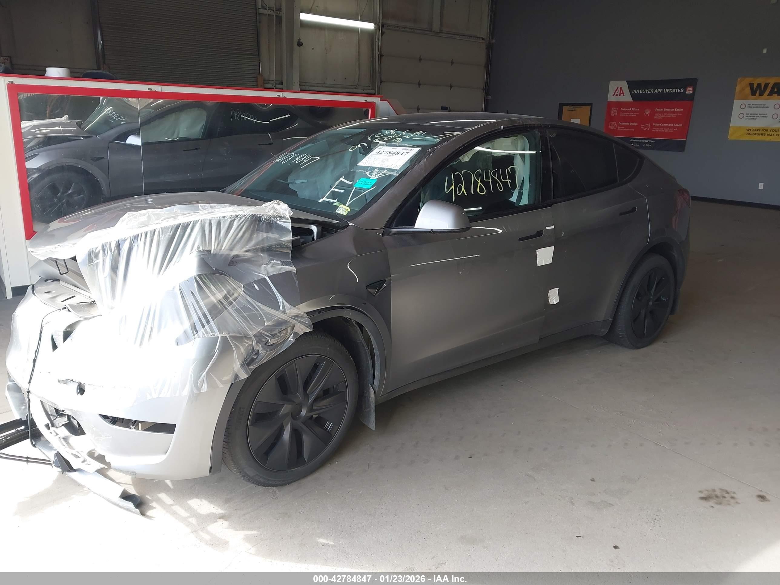 TESLA MODEL image 2