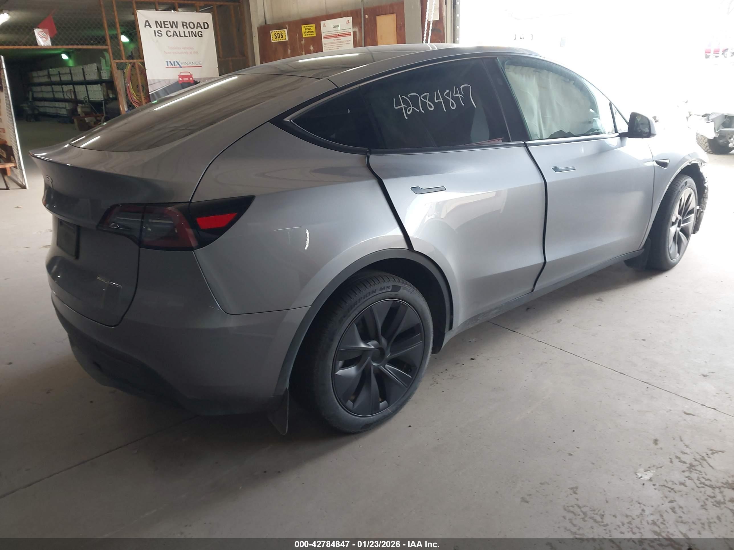 TESLA MODEL image 4