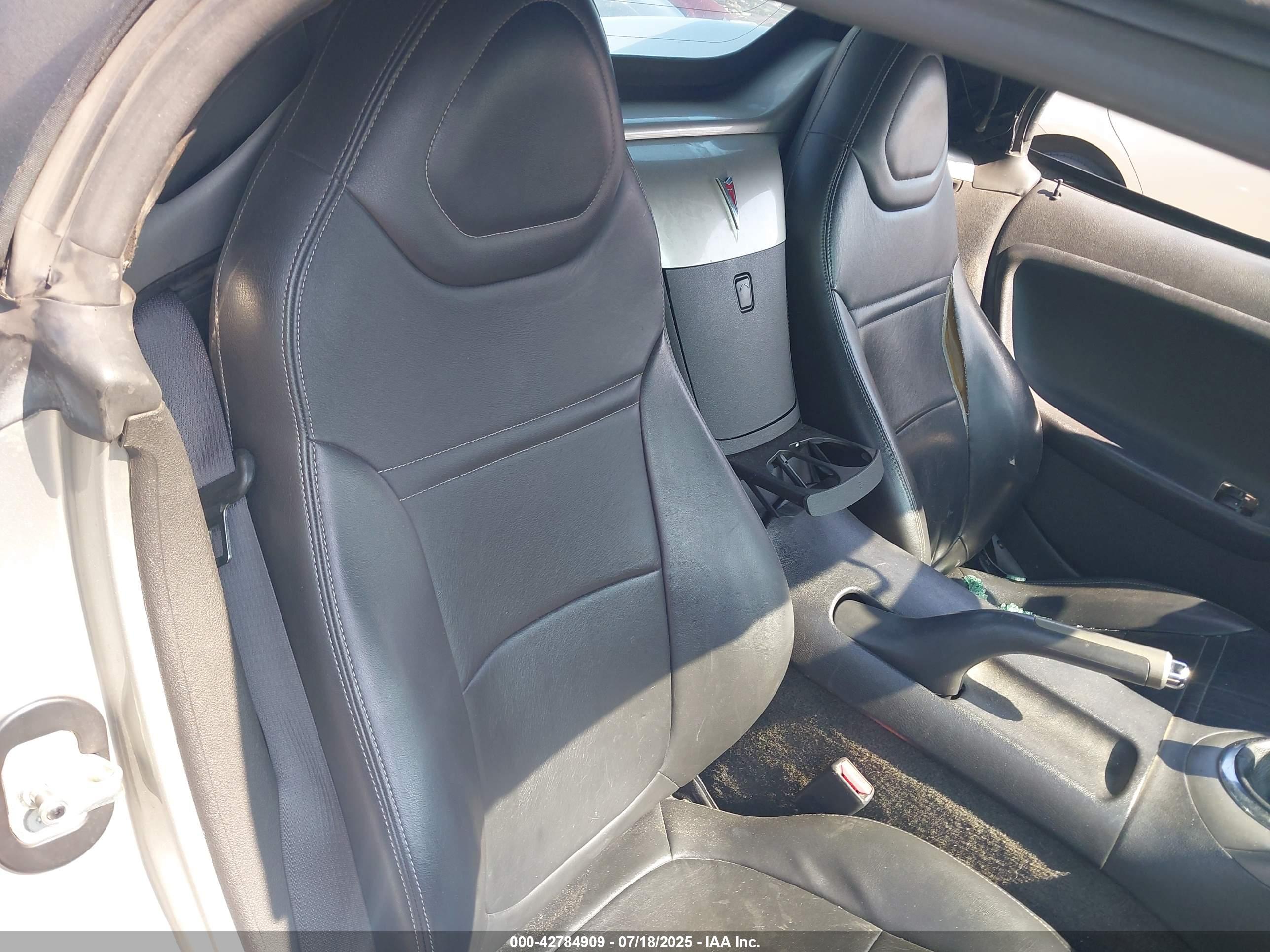 PONTIAC SOLSTICE image 8