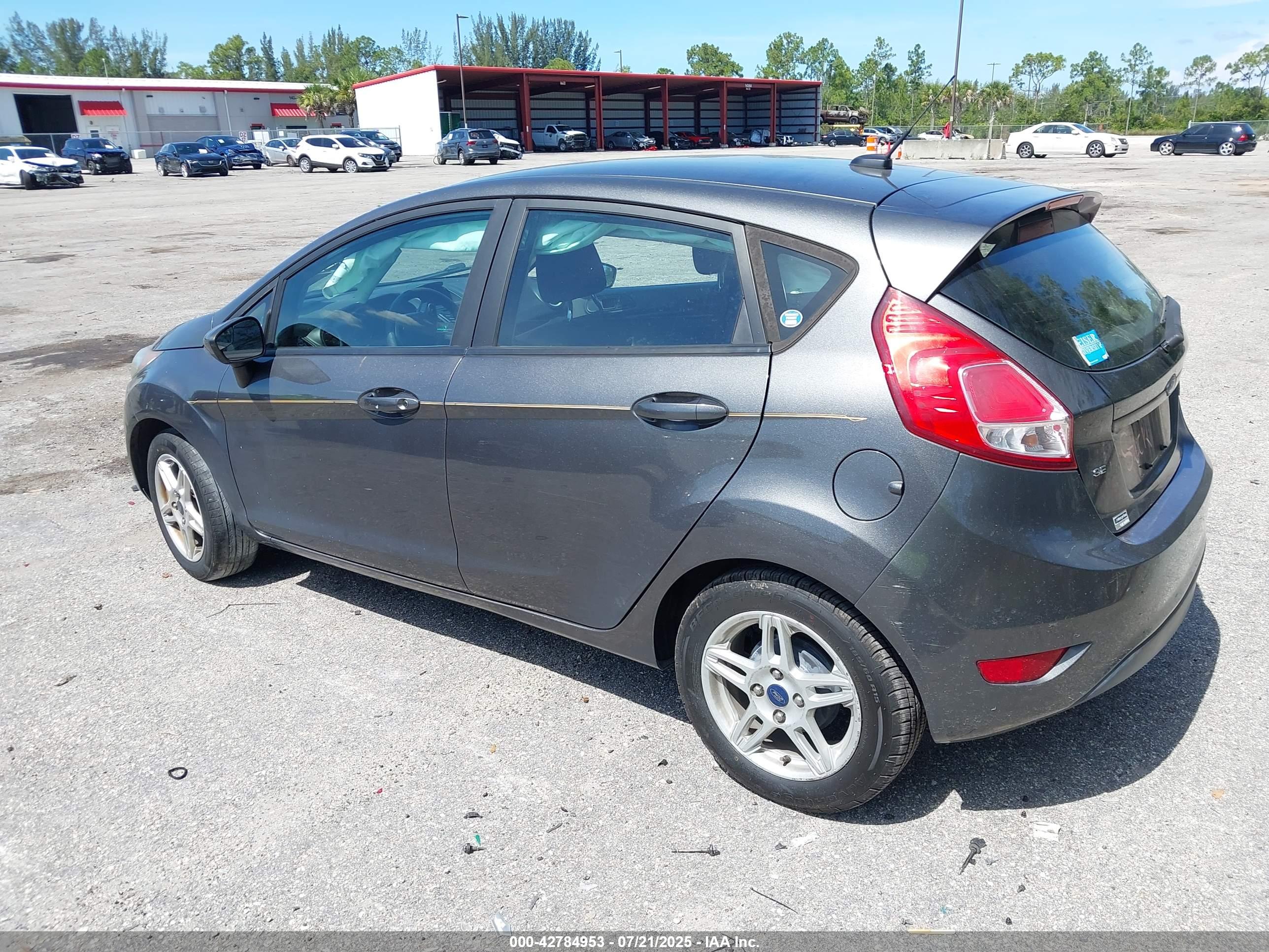 FORD FIESTA image 3