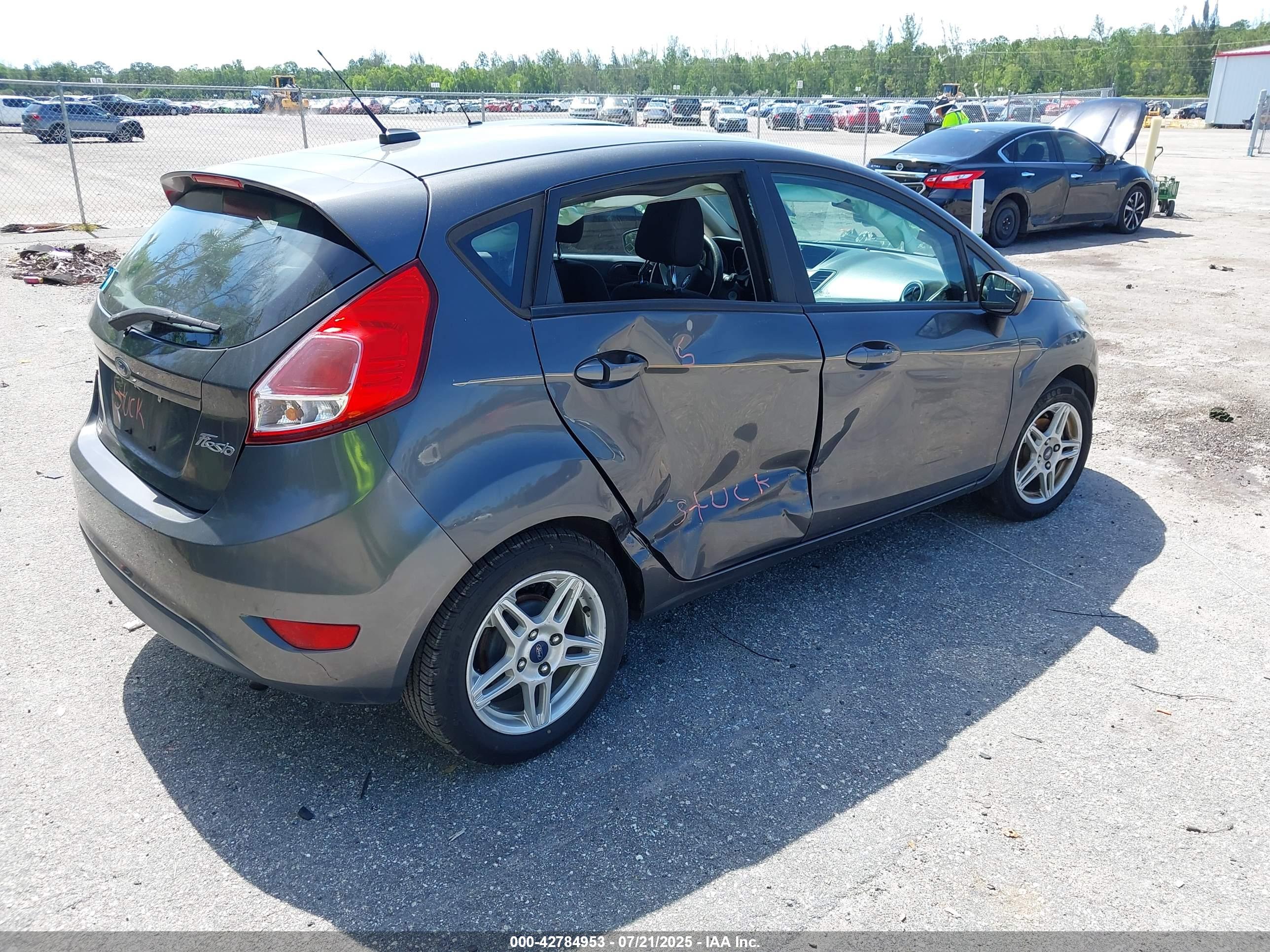 FORD FIESTA image 4