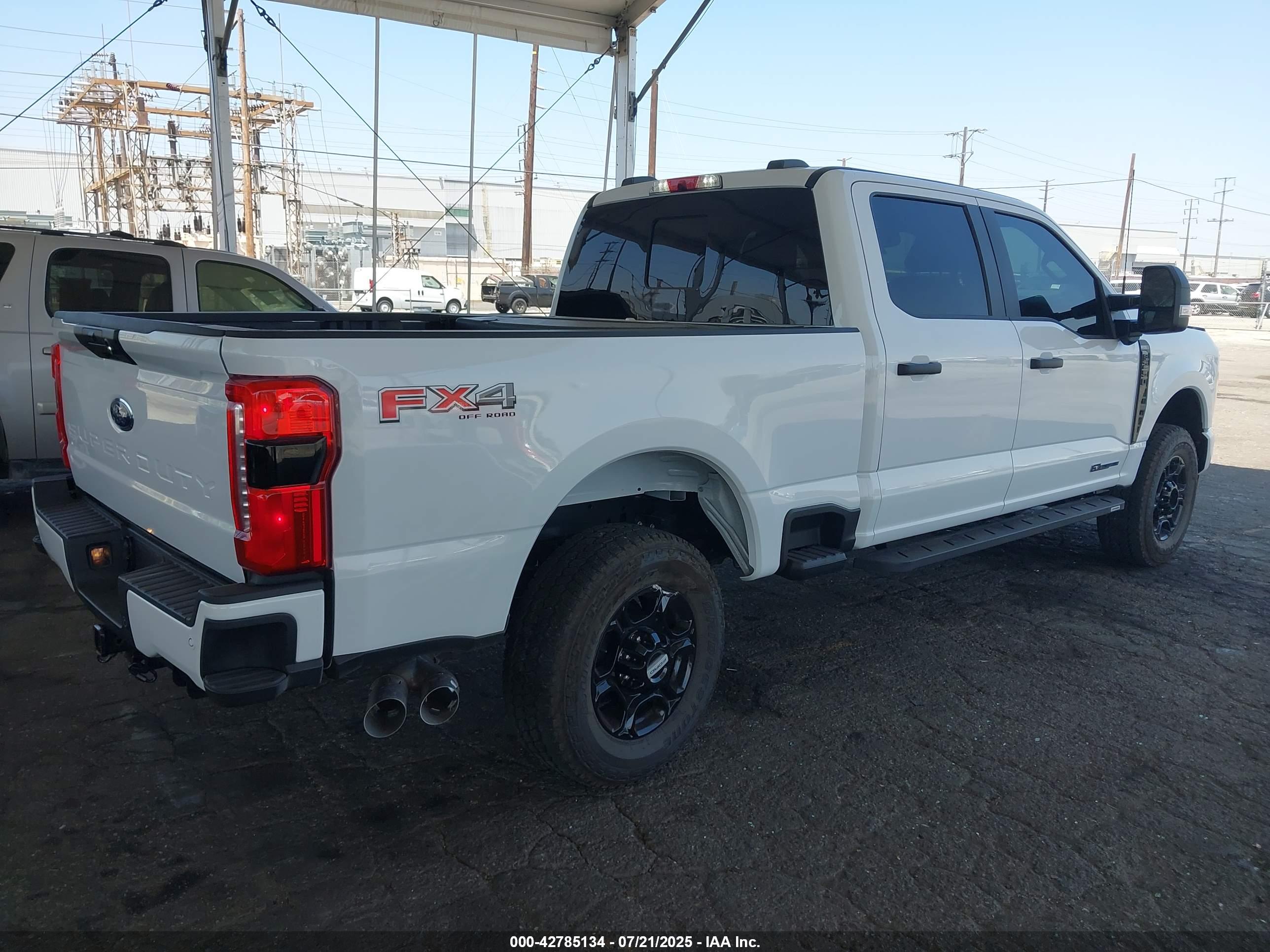FORD SUPER image 4